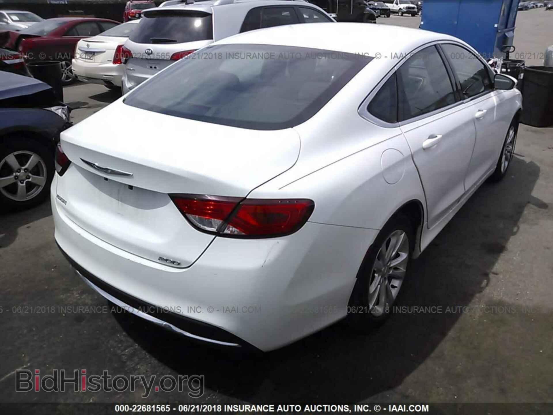 2015 Chrysler 200 - VIN: 1C3CCCAB7FN564766 - Photo 4