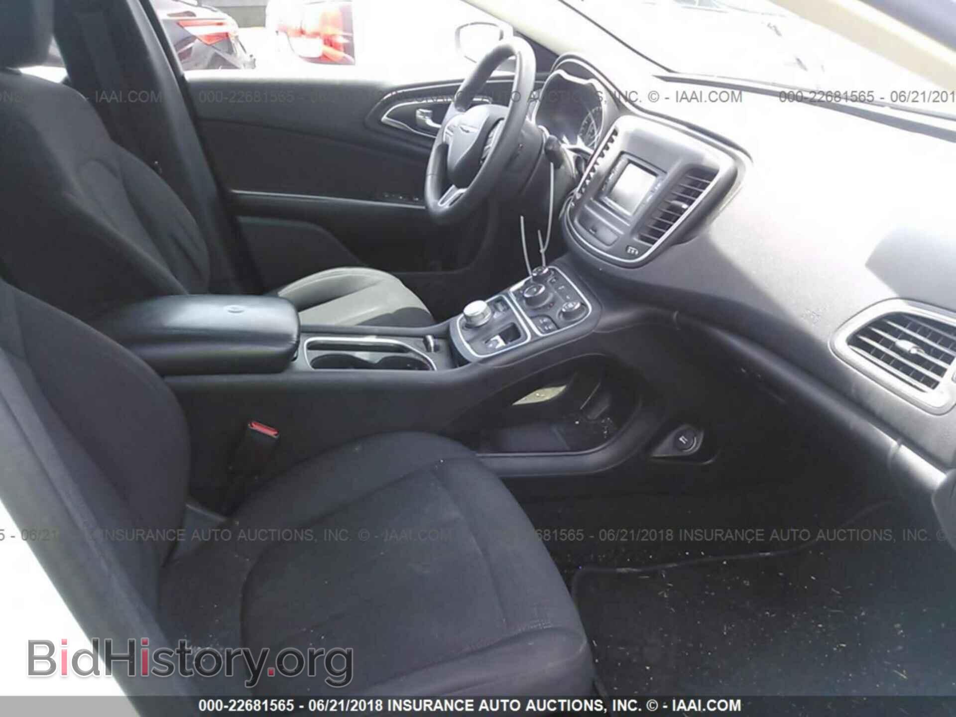 2015 Chrysler 200 - VIN: 1C3CCCAB7FN564766 - Photo 5