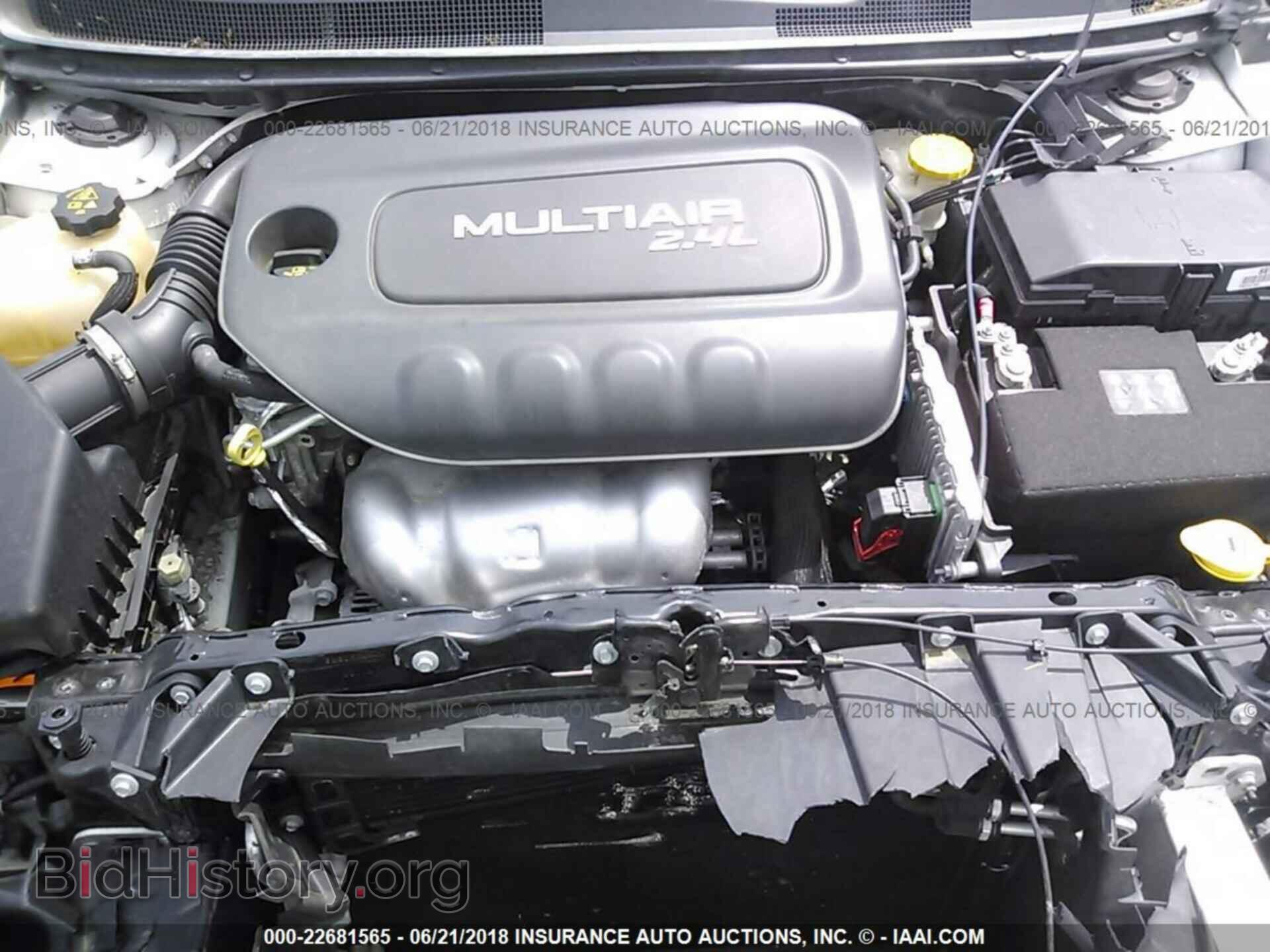 2015 Chrysler 200 - VIN: 1C3CCCAB7FN564766 - Photo 10