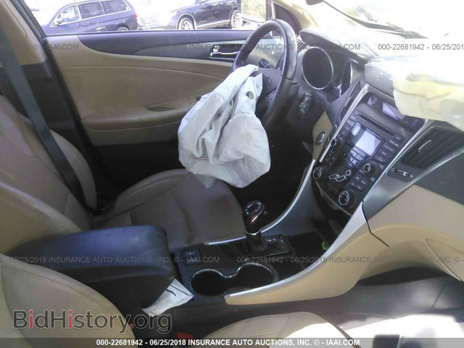 2012 Hyundai Sonata - VIN: KMHEC4A43CA056661 - Фото 5