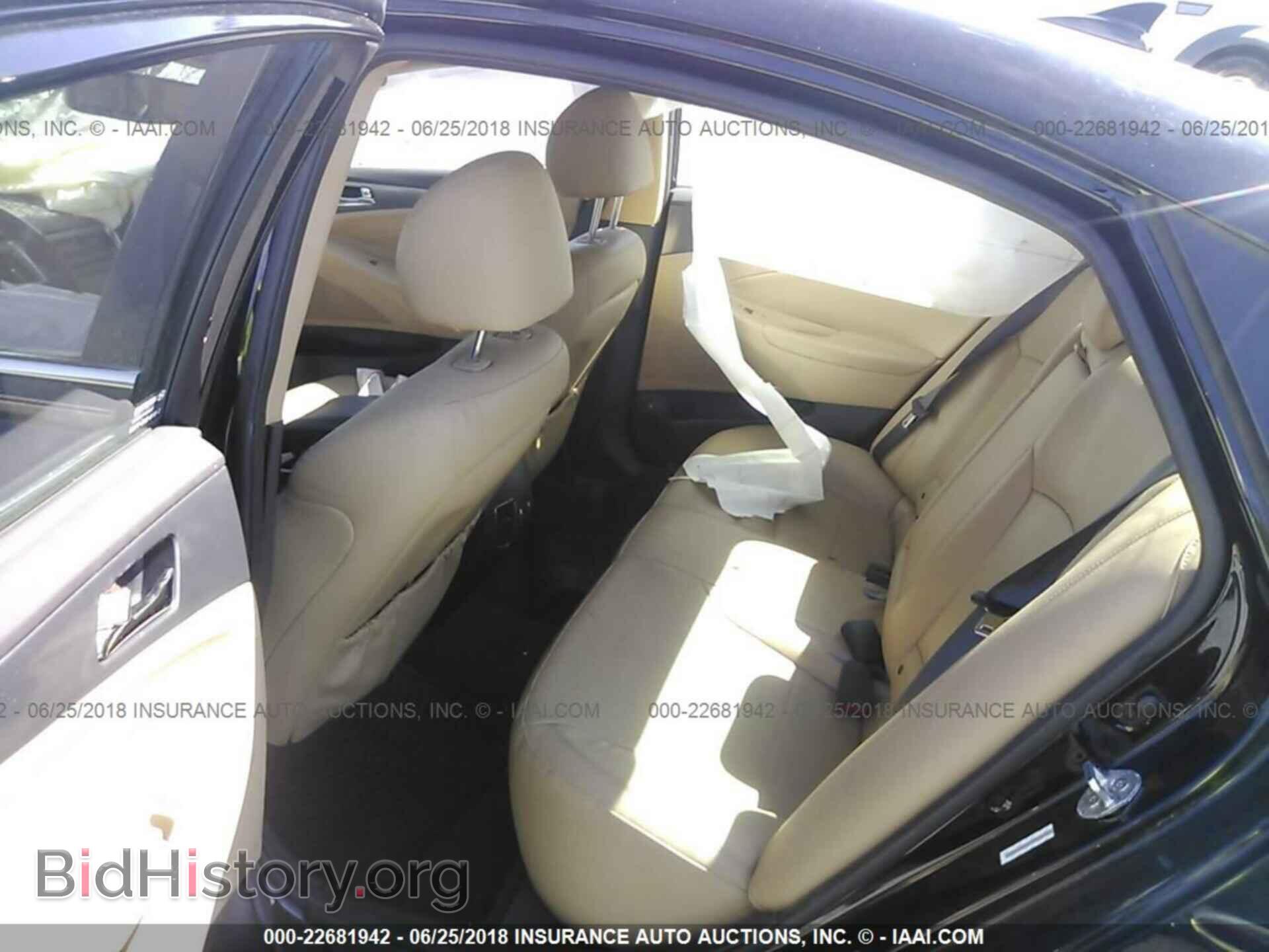 2012 Hyundai Sonata - VIN: KMHEC4A43CA056661 - Фото 8