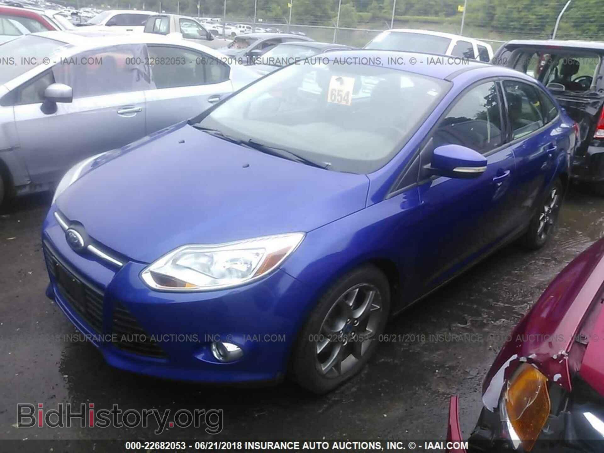 2013 Ford Focus - VIN: 1FADP3F22DL142934 - Photo 2