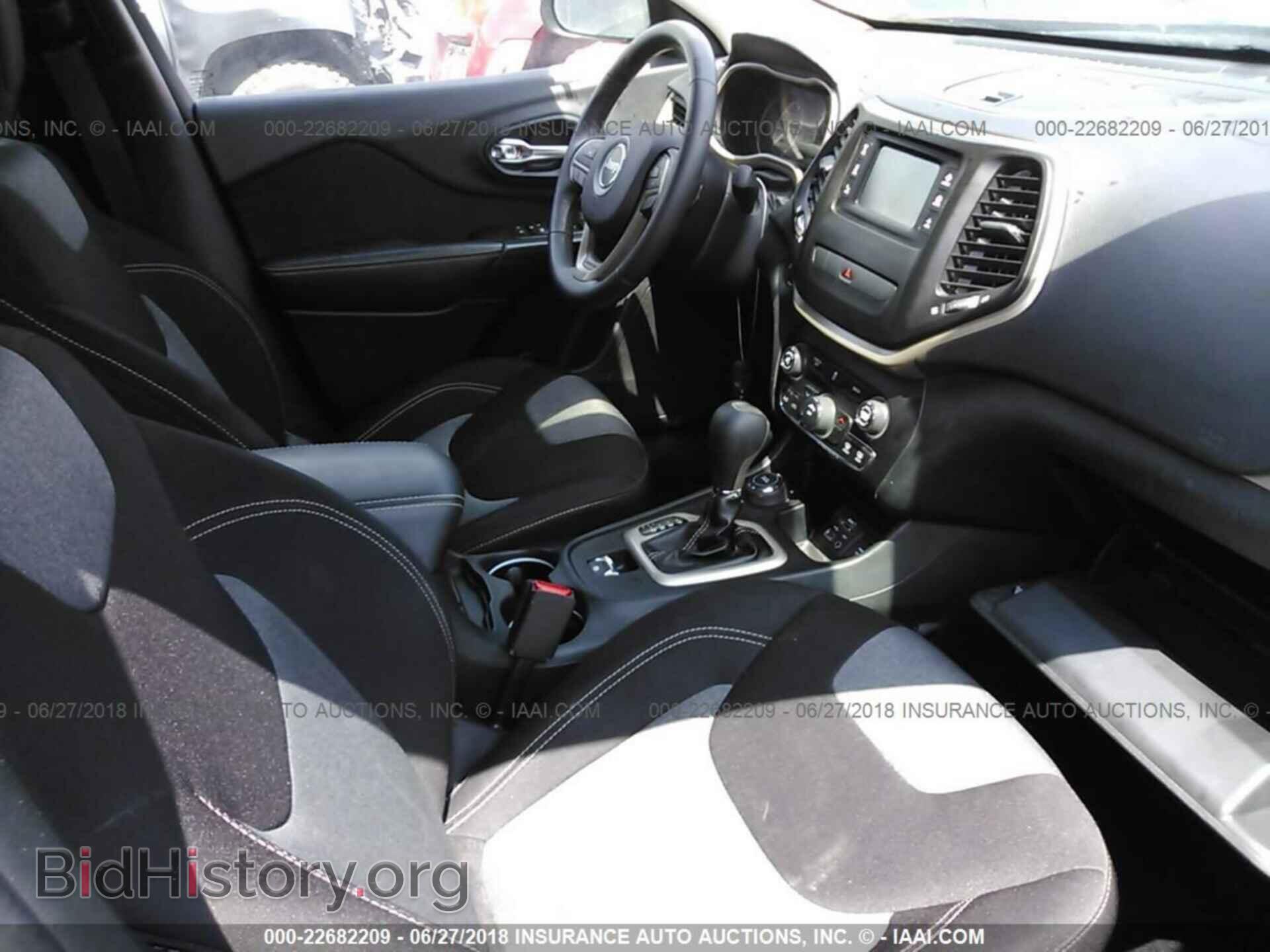 2014 Jeep Cherokee - VIN: 1C4PJMAB9EW298300 - Photo 5