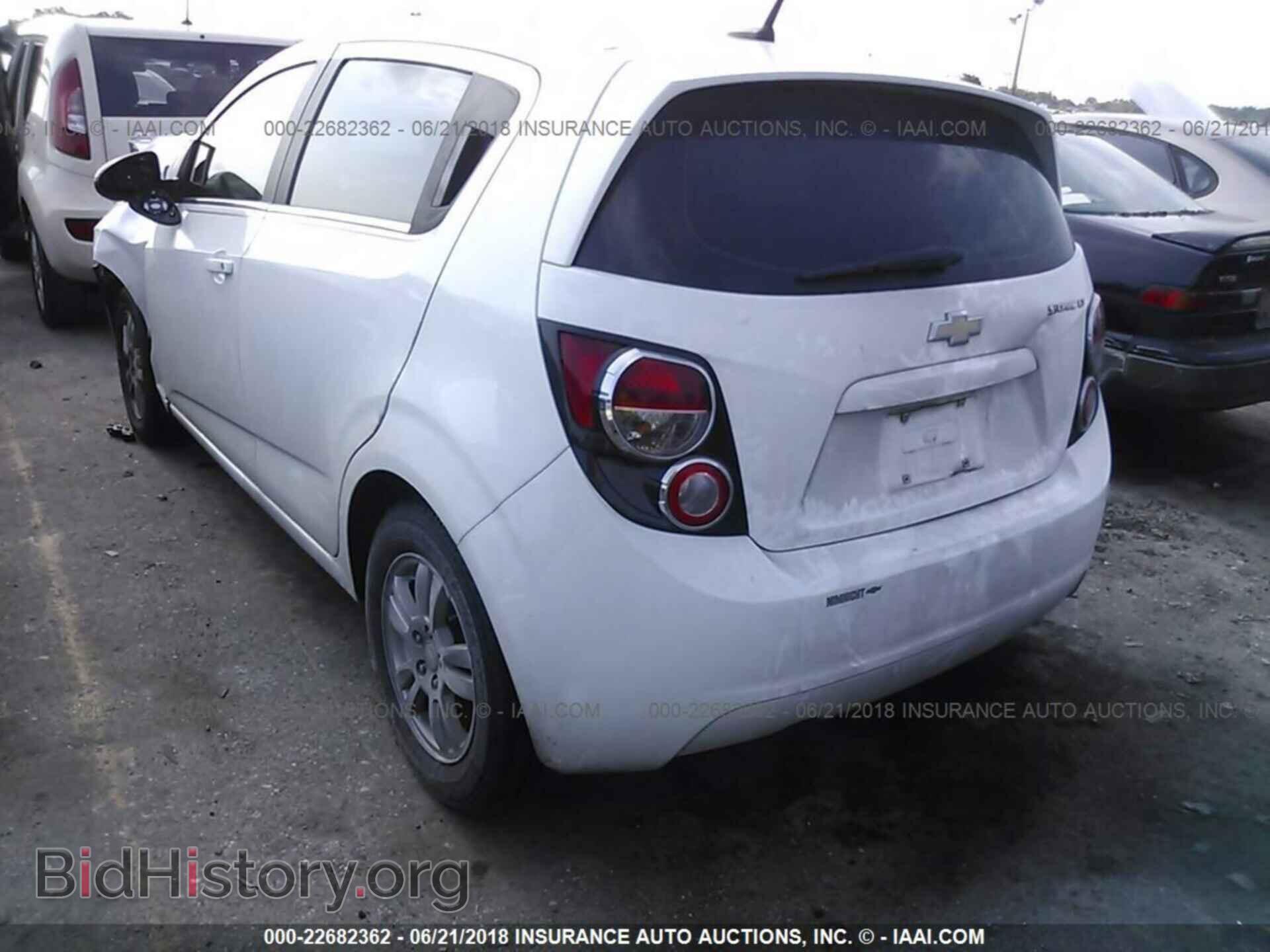 2014 Chevrolet Sonic - VIN: 1G1JD6SH9E4136389 - Фото 3