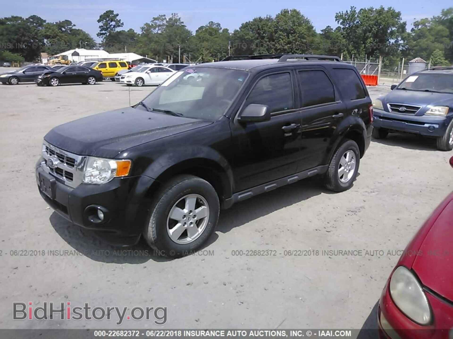 2012 Ford Escape - VIN: 1FMCU9DG3CKA24617 - Photo 2
