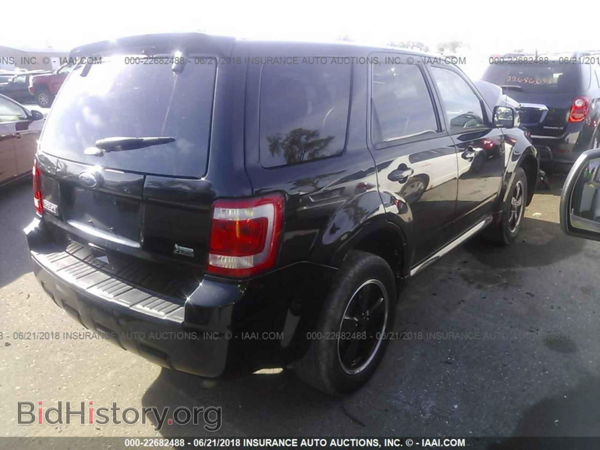 2011 Ford Escape - VIN: 1FMCU0DG9BKB05048 - Фото 4