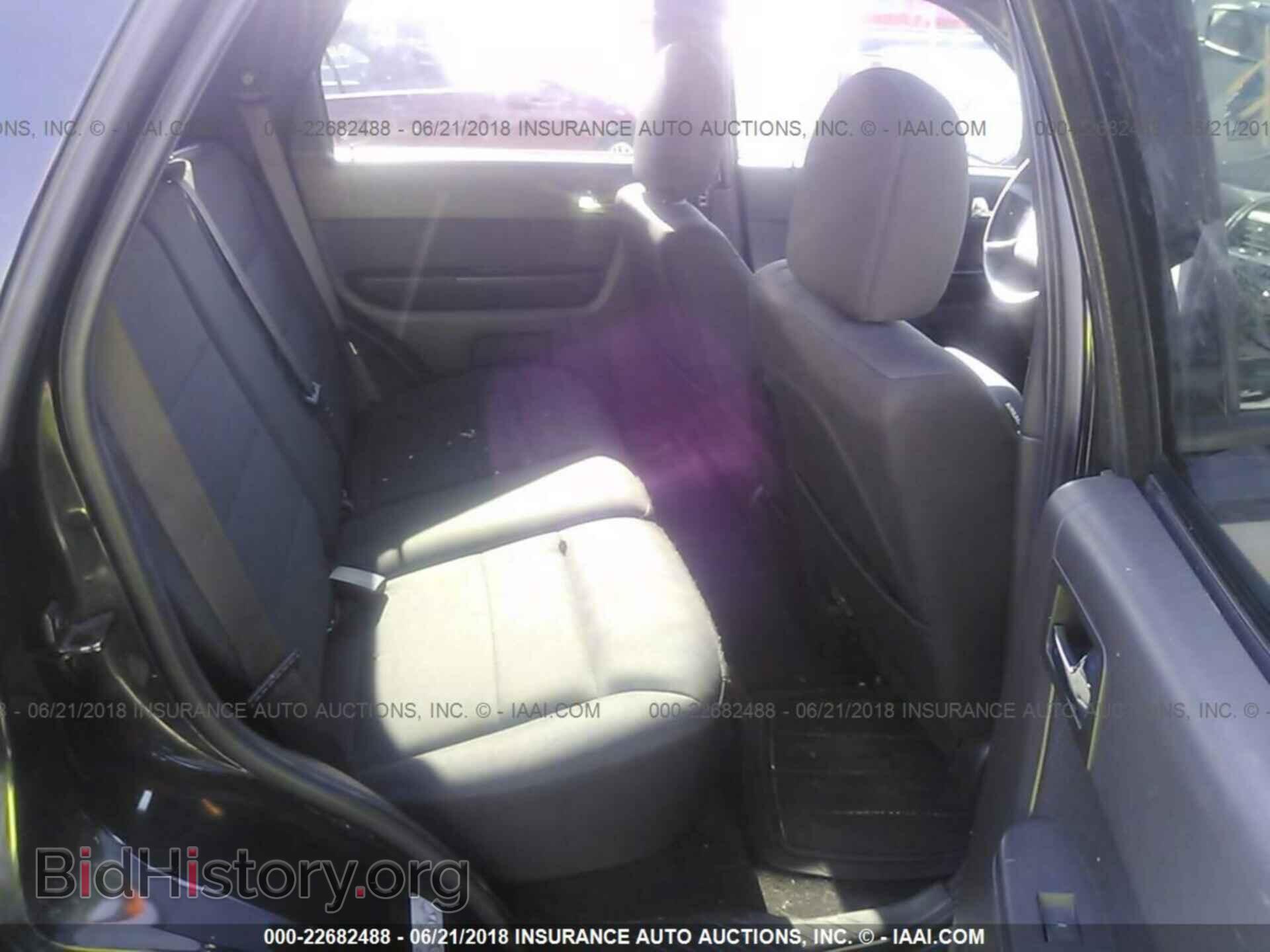 2011 Ford Escape - VIN: 1FMCU0DG9BKB05048 - Фото 8