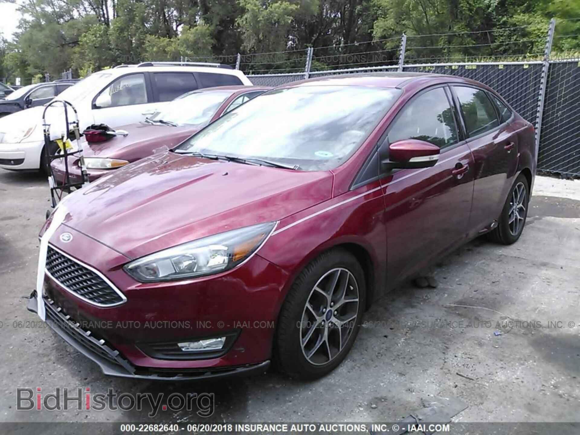 2017 Ford Focus - VIN: 1FADP3H22HL282193 - Фото 2