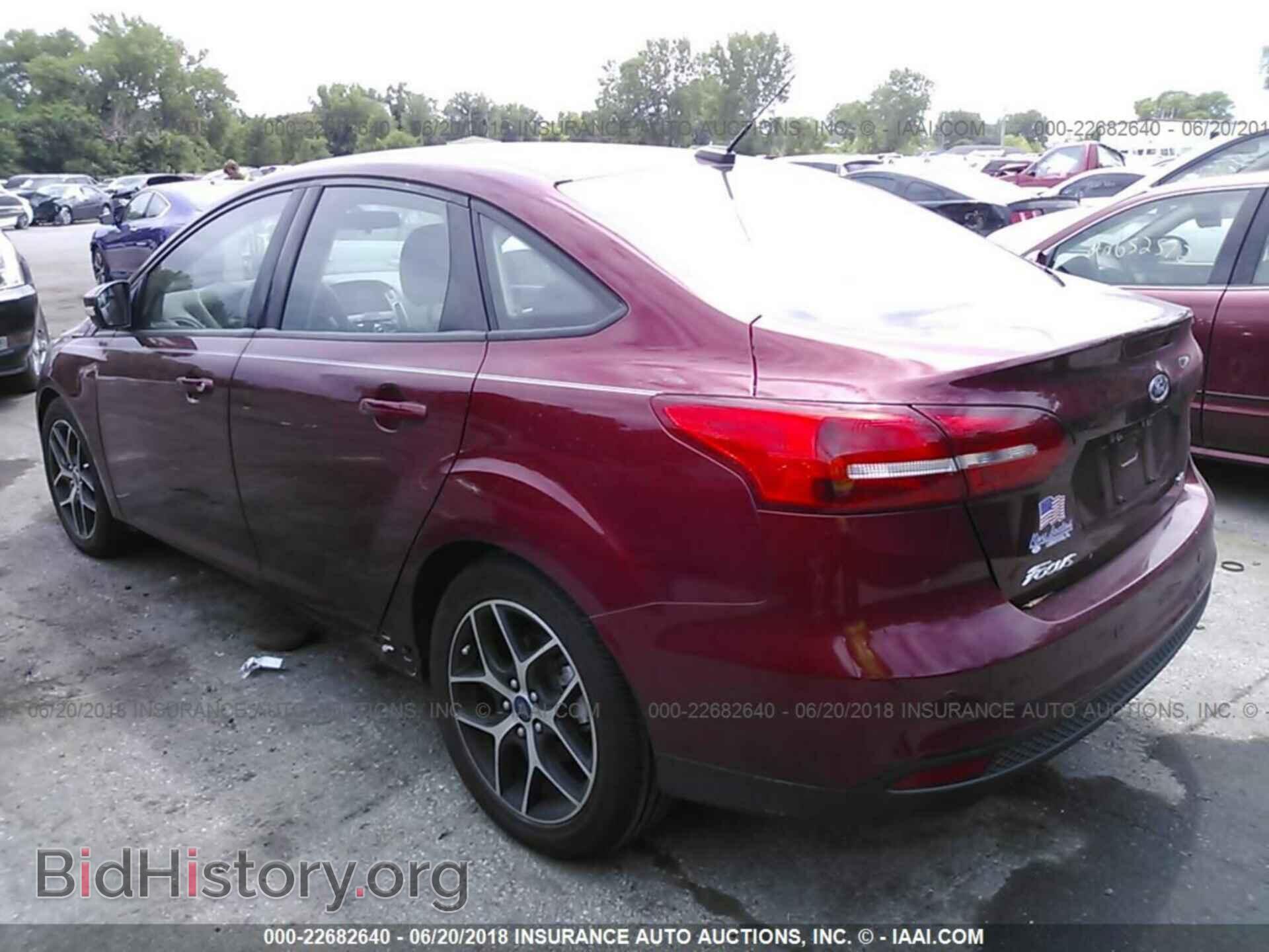 2017 Ford Focus - VIN: 1FADP3H22HL282193 - Фото 3