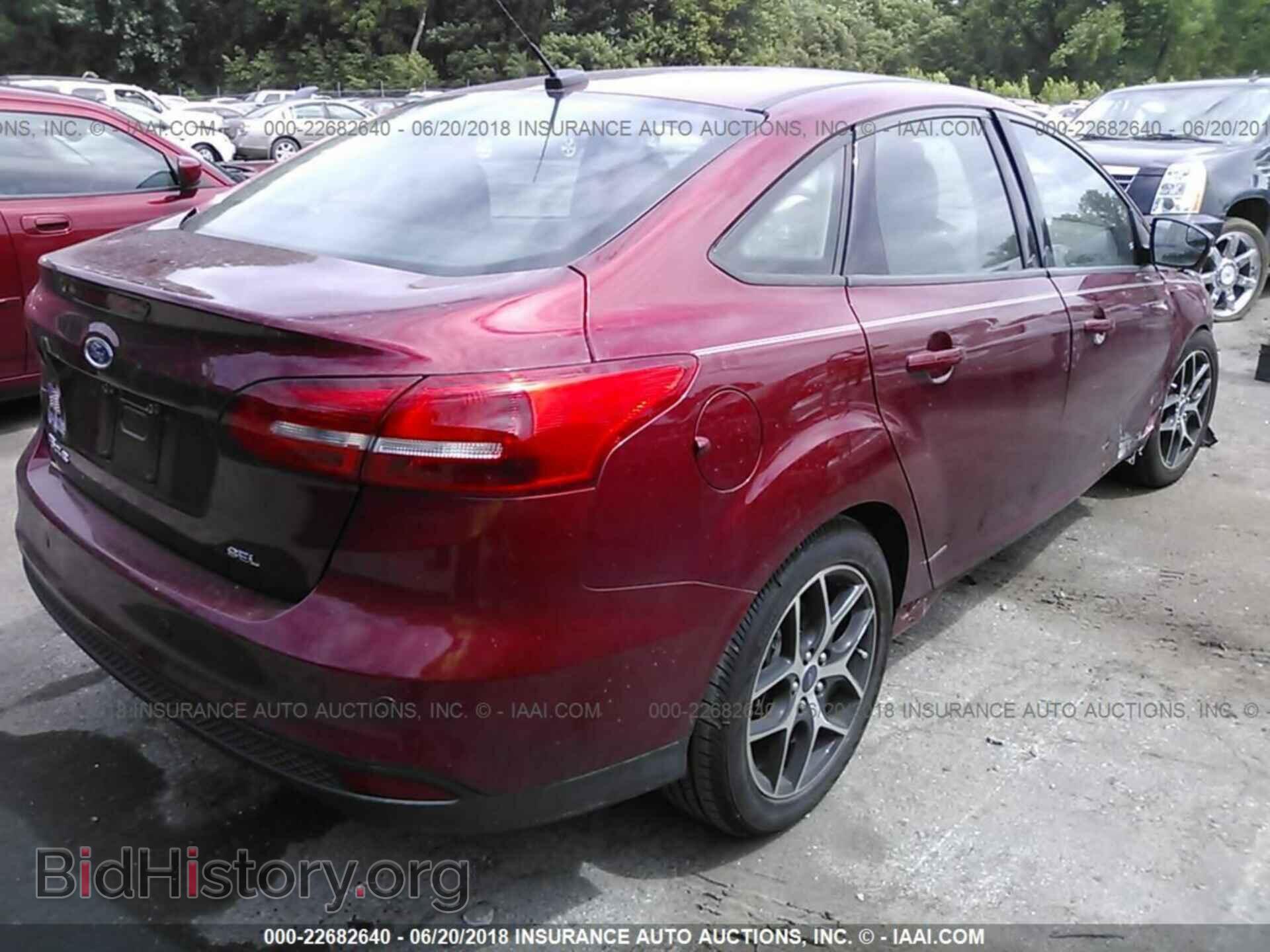 2017 Ford Focus - VIN: 1FADP3H22HL282193 - Фото 4