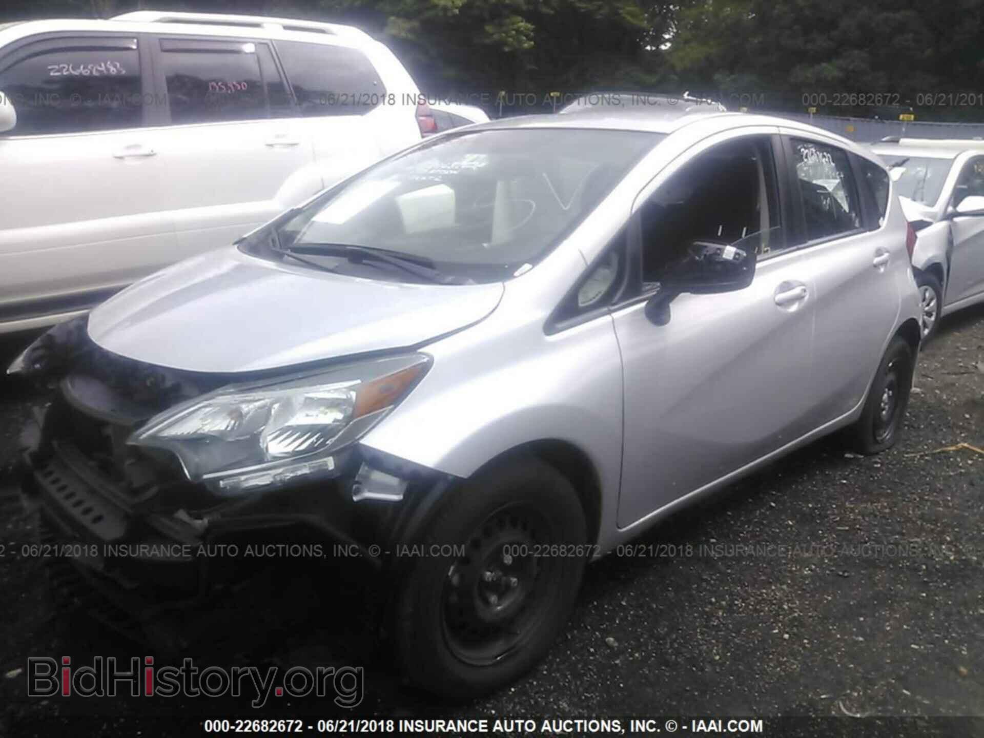 2017 Nissan Versa note - VIN: 3N1CE2CP9HL359528 - Фото 2