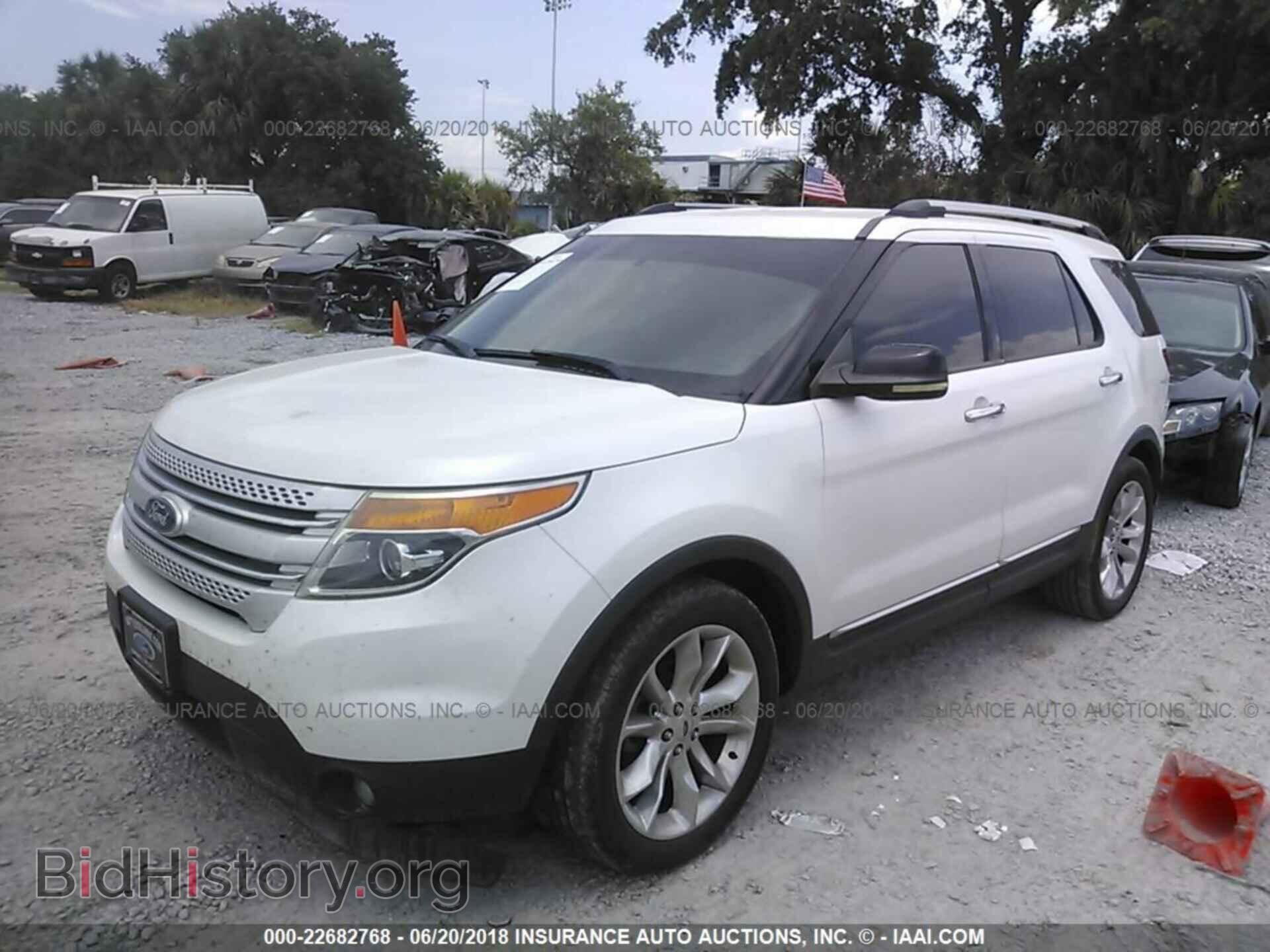 2011 Ford Explorer - VIN: 1FMHK7D88BGA09623 - Фото 2