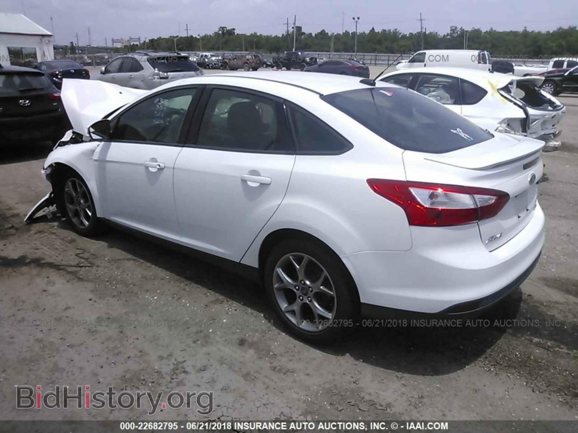 2013 Ford Focus - VIN: 1FADP3F25DL285358 - Photo 3
