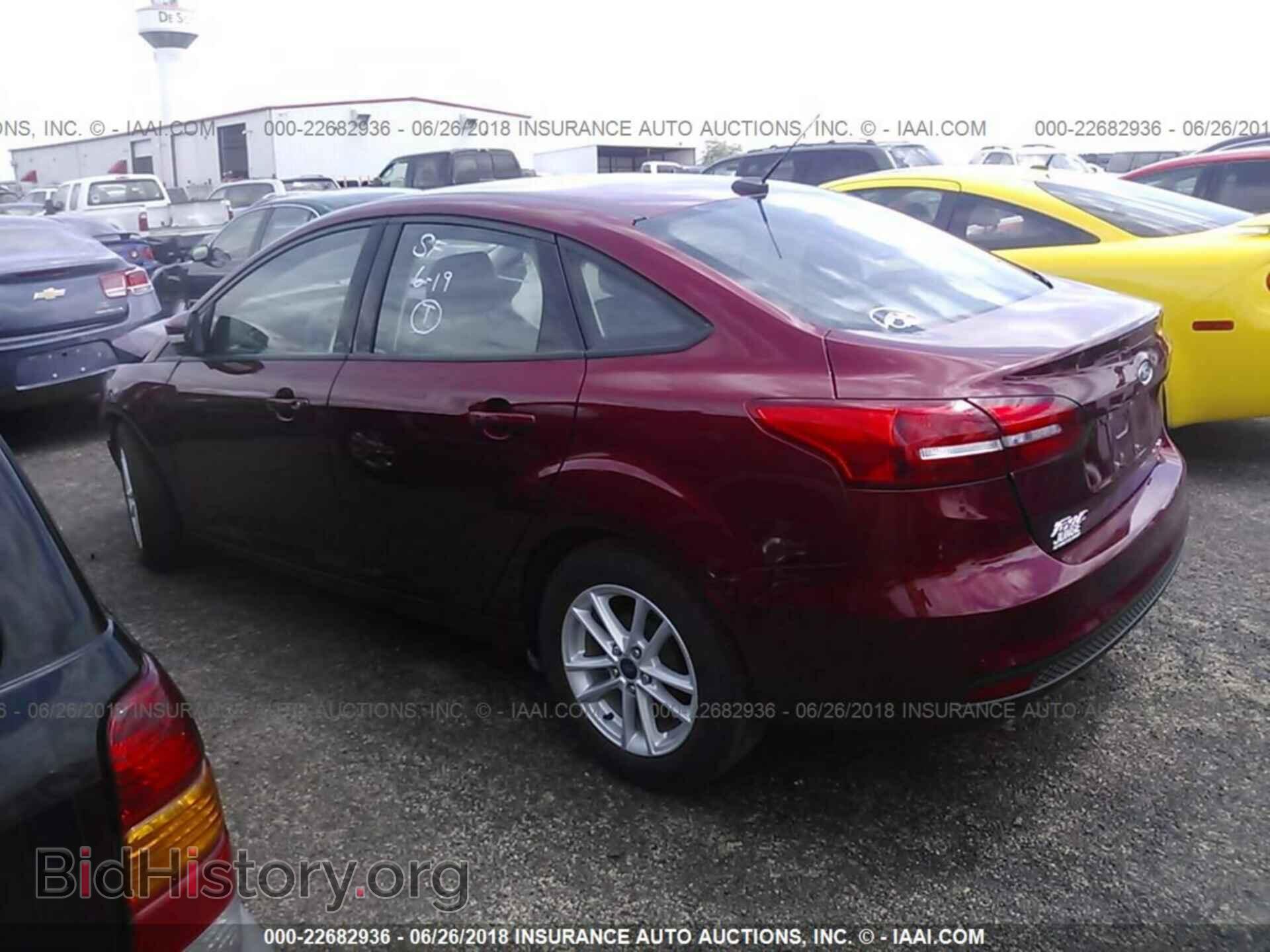 2017 Ford Focus - VIN: 1FADP3F26HL270244 - Фото 3