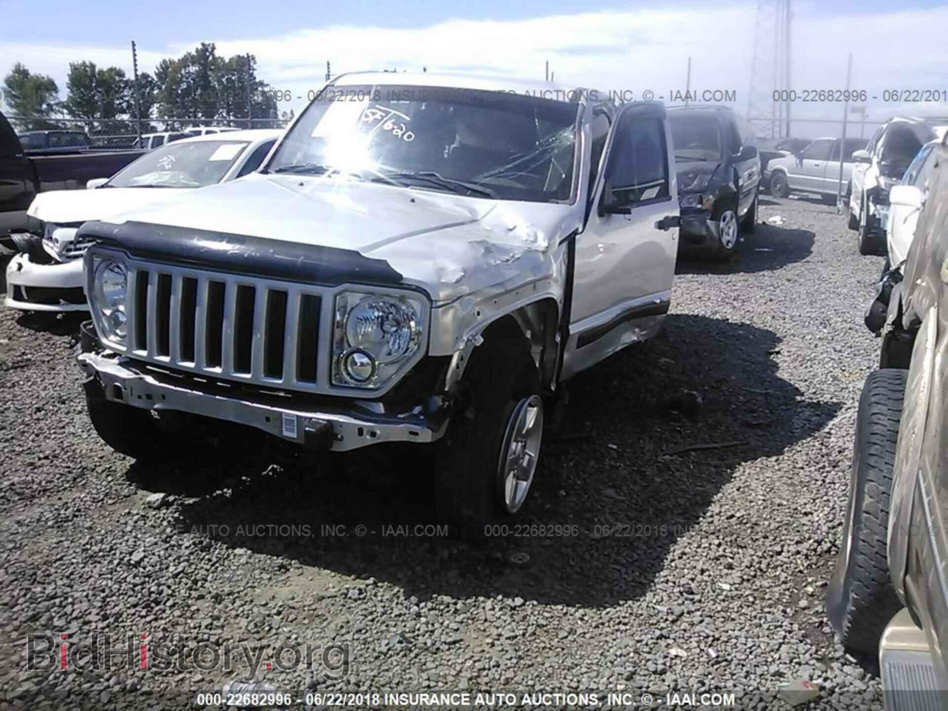 2012 Jeep Liberty - VIN: 1C4PJMAK7CW166942 - Фото 2