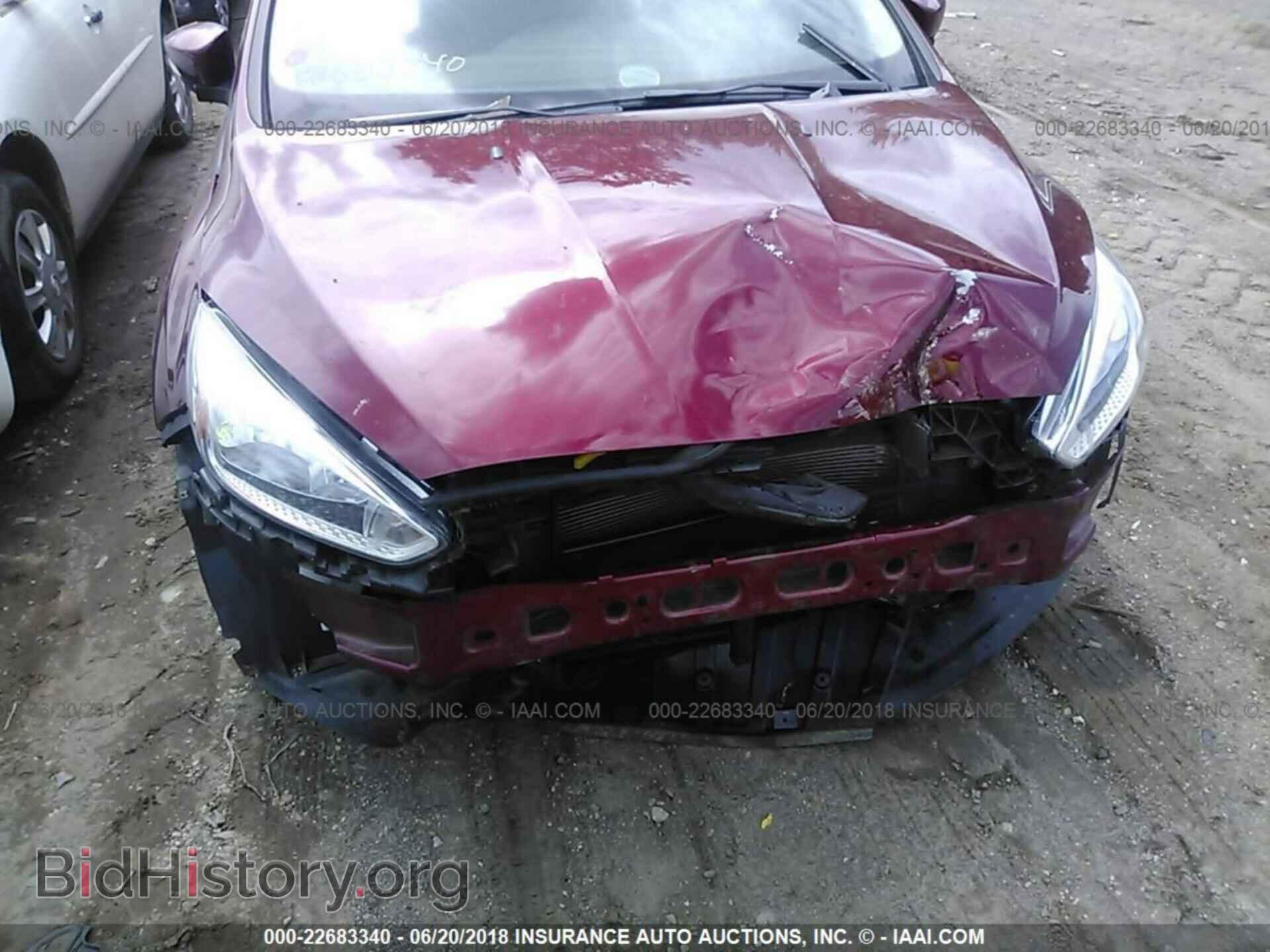2016 Ford Focus - VIN: 1FADP3K2XGL238384 - Photo 6