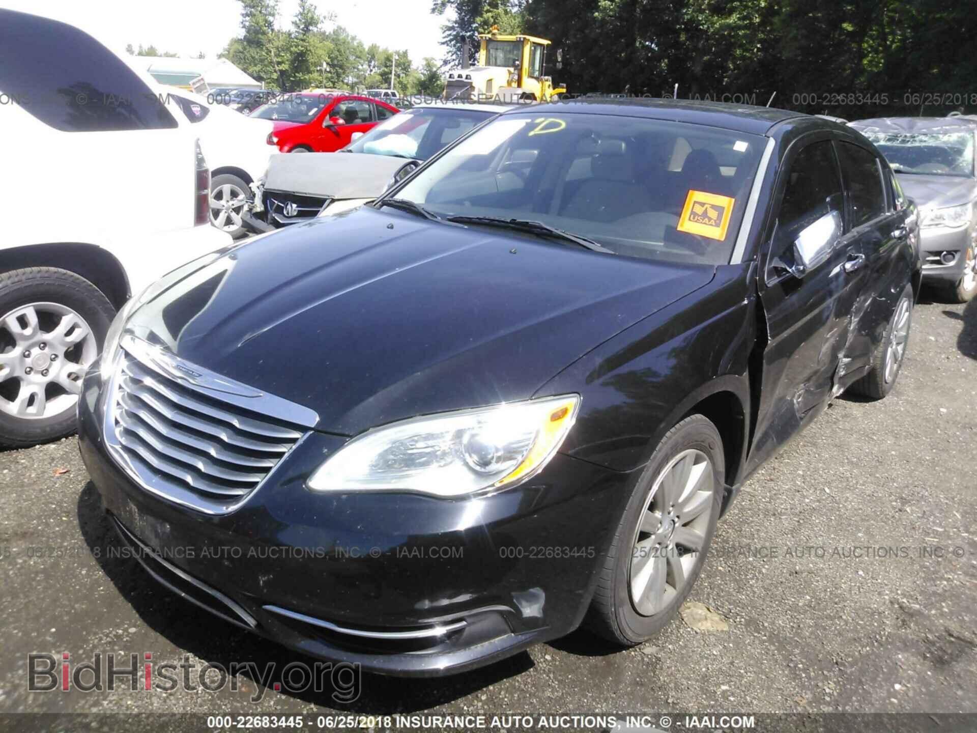2011 Chrysler 200 - VIN: 1C3BC1FG5BN604681 - Фото 2