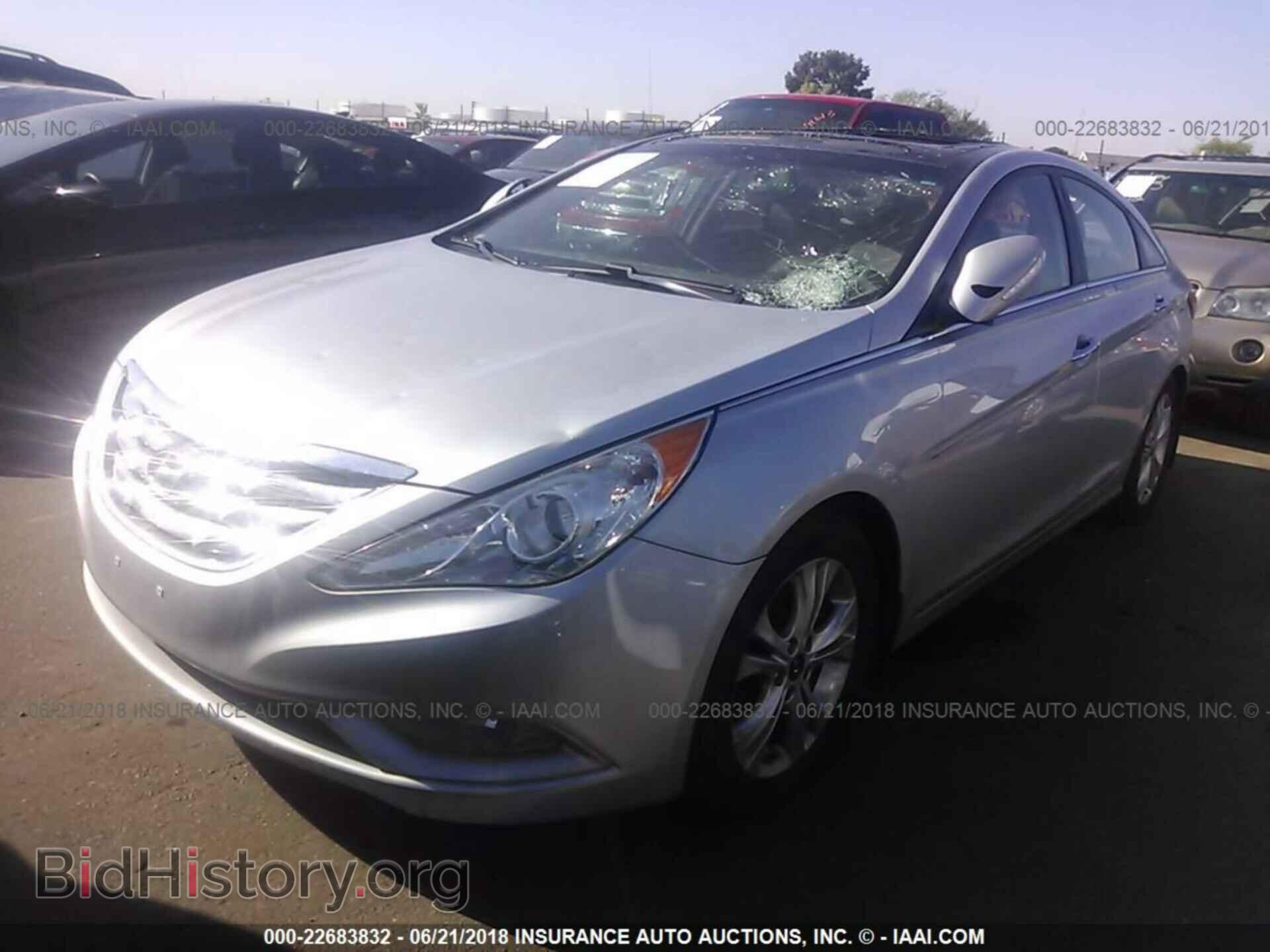 2012 Hyundai Sonata - VIN: 5NPEC4AC9CH389872 - Photo 2