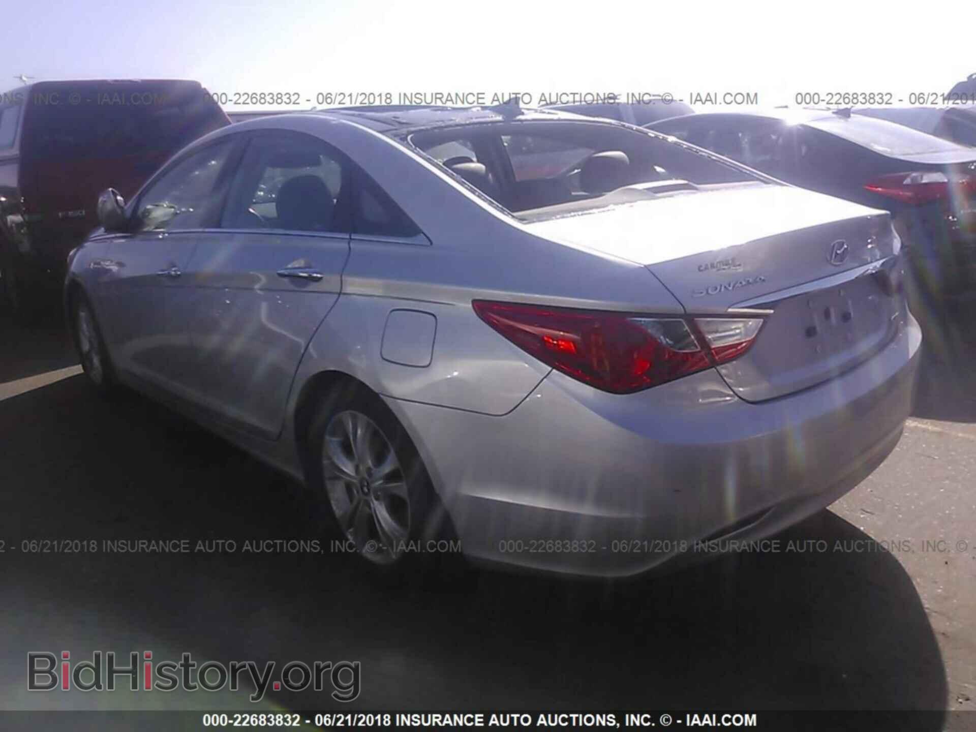 2012 Hyundai Sonata - VIN: 5NPEC4AC9CH389872 - Photo 3