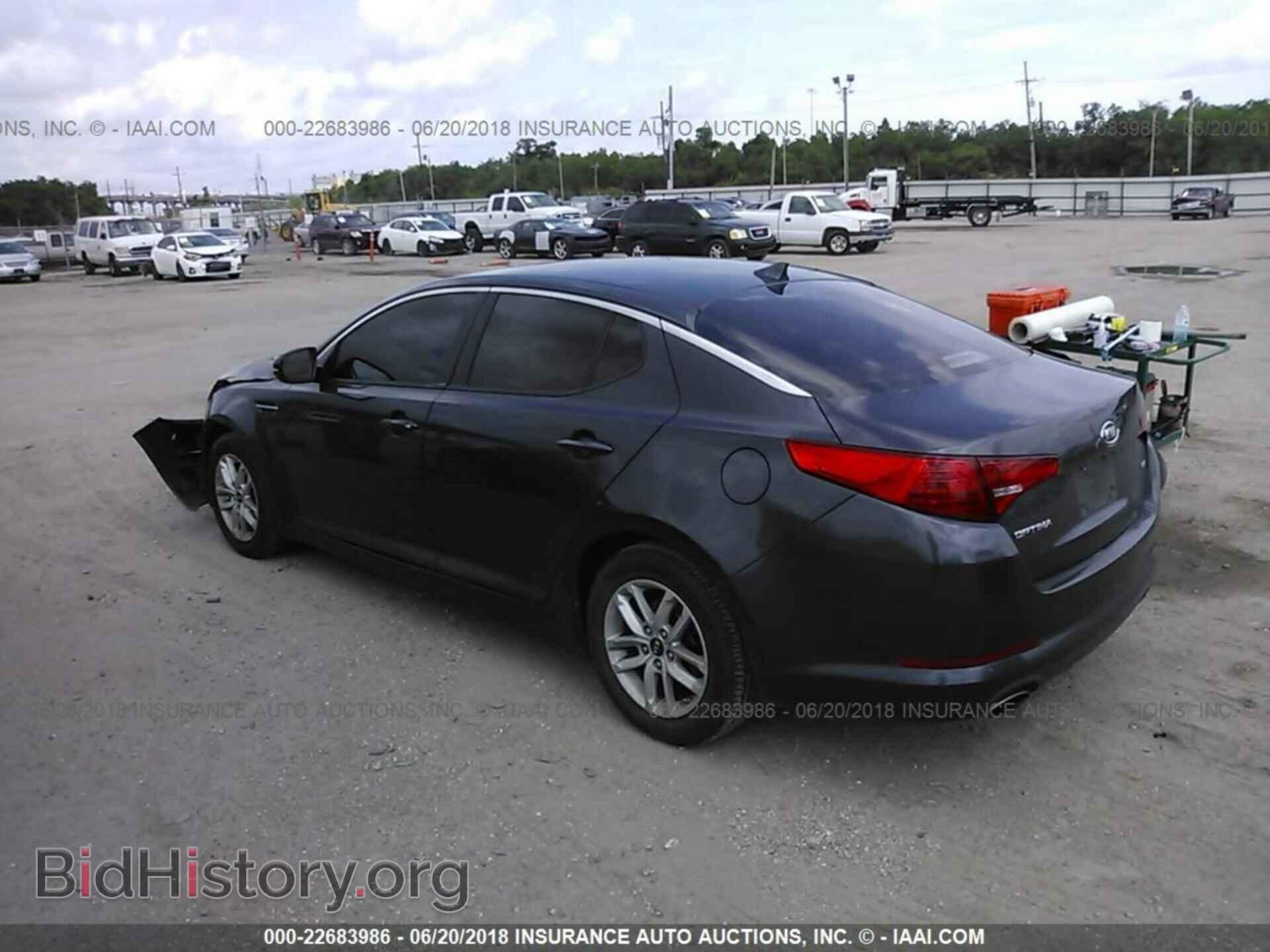 2011 Kia Optima - VIN: KNAGM4A71B5111052 - Photo 3
