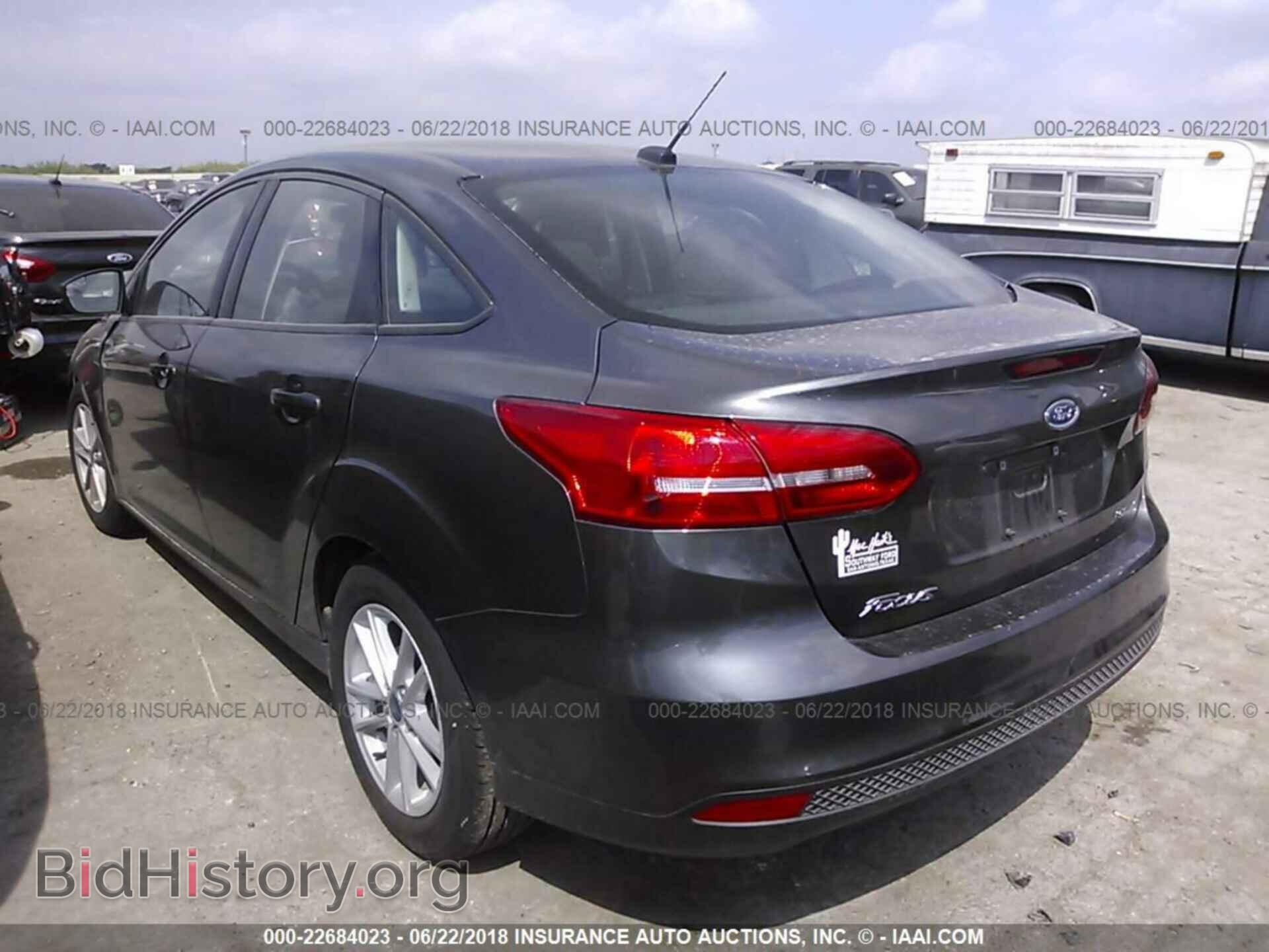 2018 Ford Focus - VIN: 1FADP3F20JL286767 - Фото 3