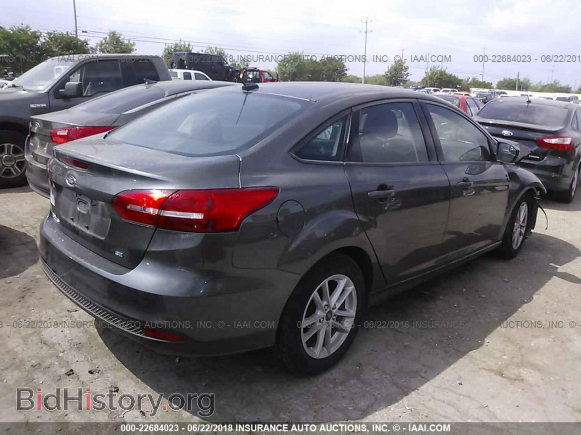 2018 Ford Focus - VIN: 1FADP3F20JL286767 - Фото 4