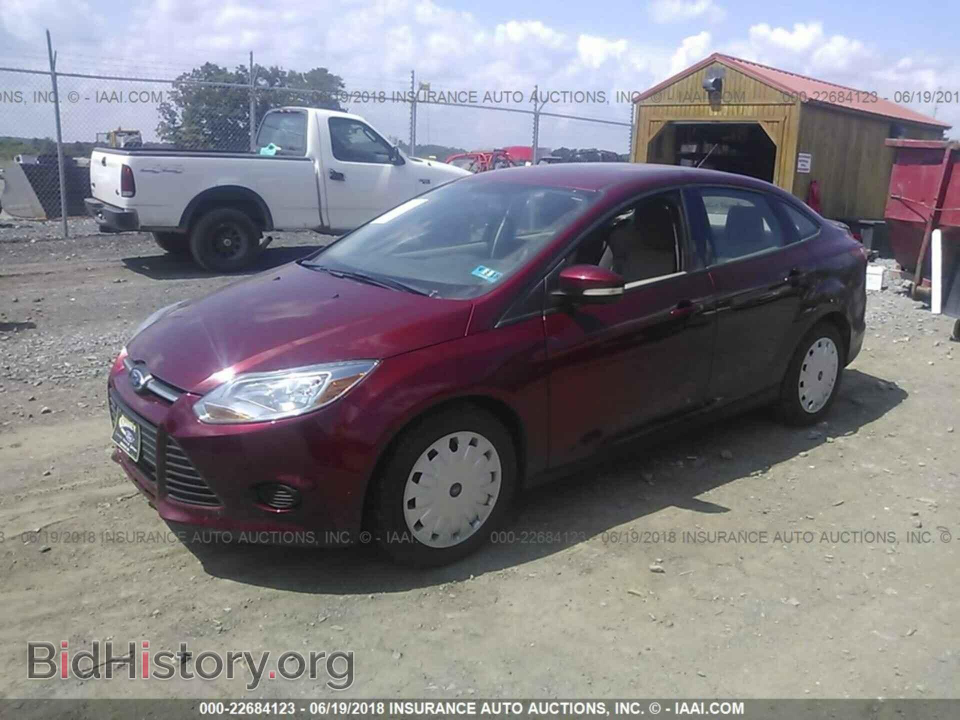 2013 Ford Focus - VIN: 1FADP3F20DL207456 - Photo 2