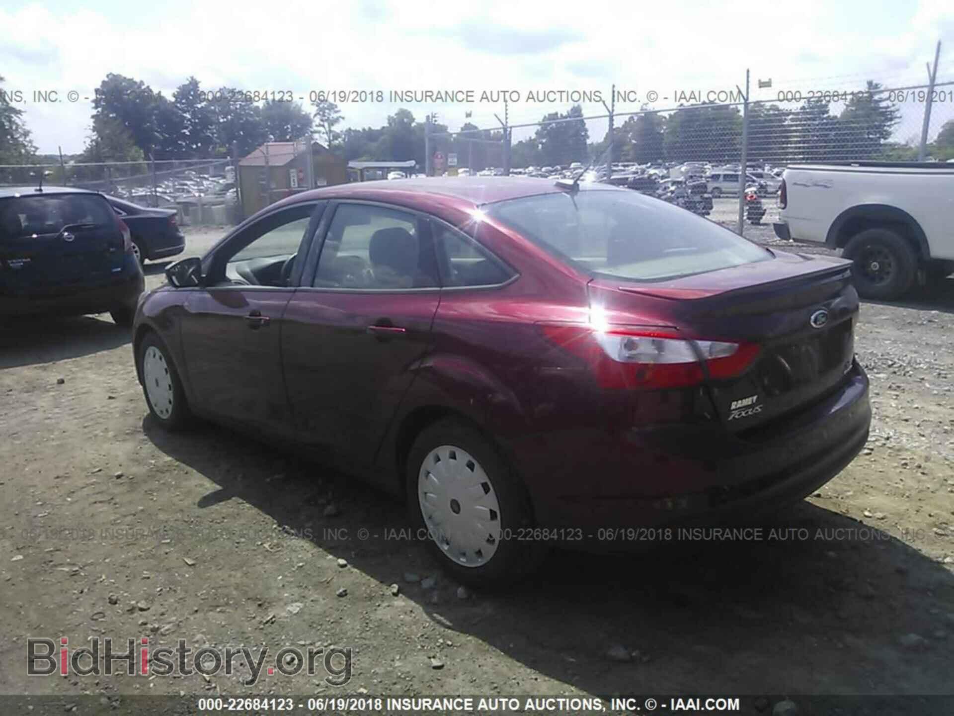 2013 Ford Focus - VIN: 1FADP3F20DL207456 - Photo 3