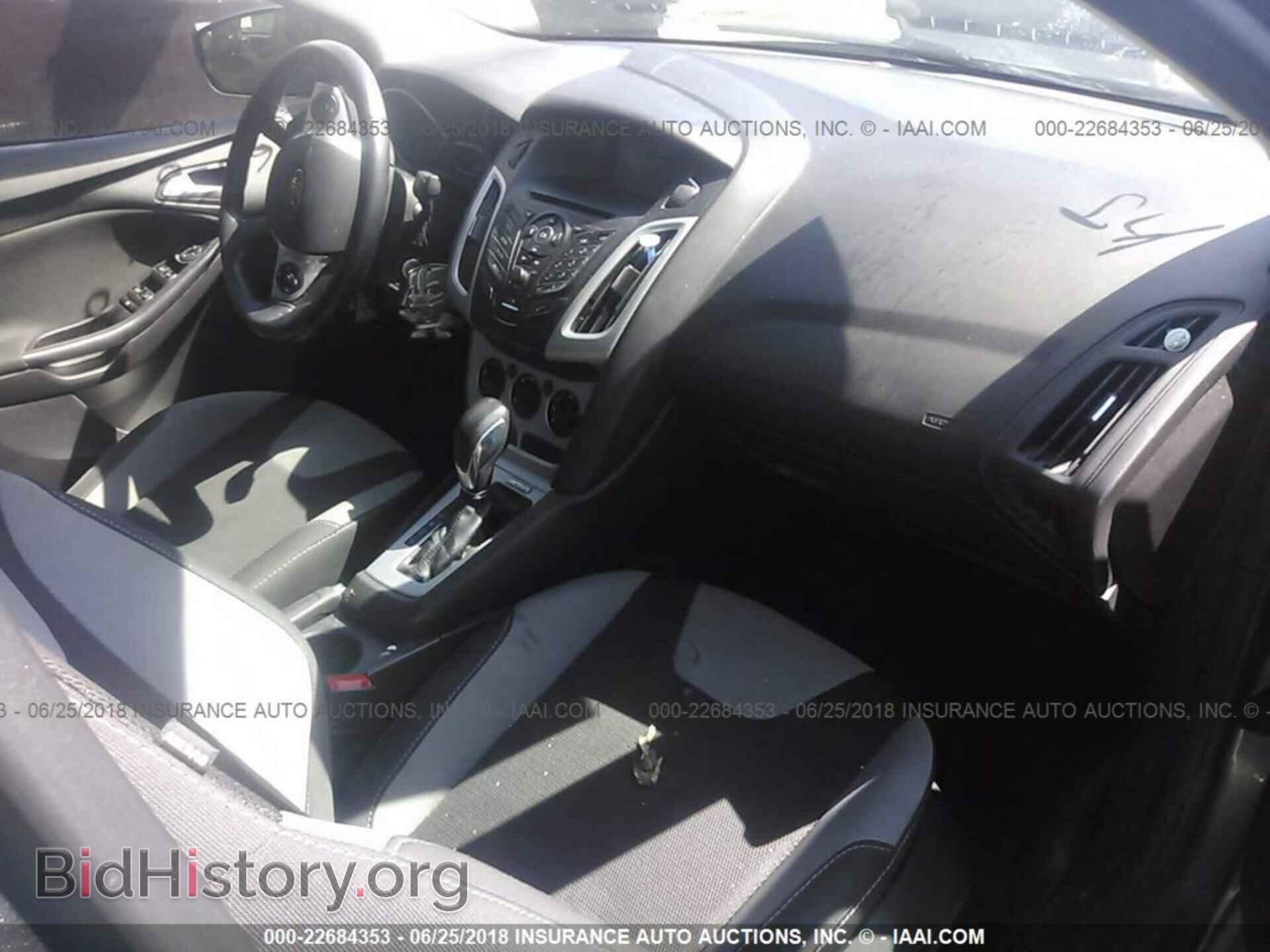 2014 Ford Focus - VIN: 1FADP3F2XEL309817 - Photo 5