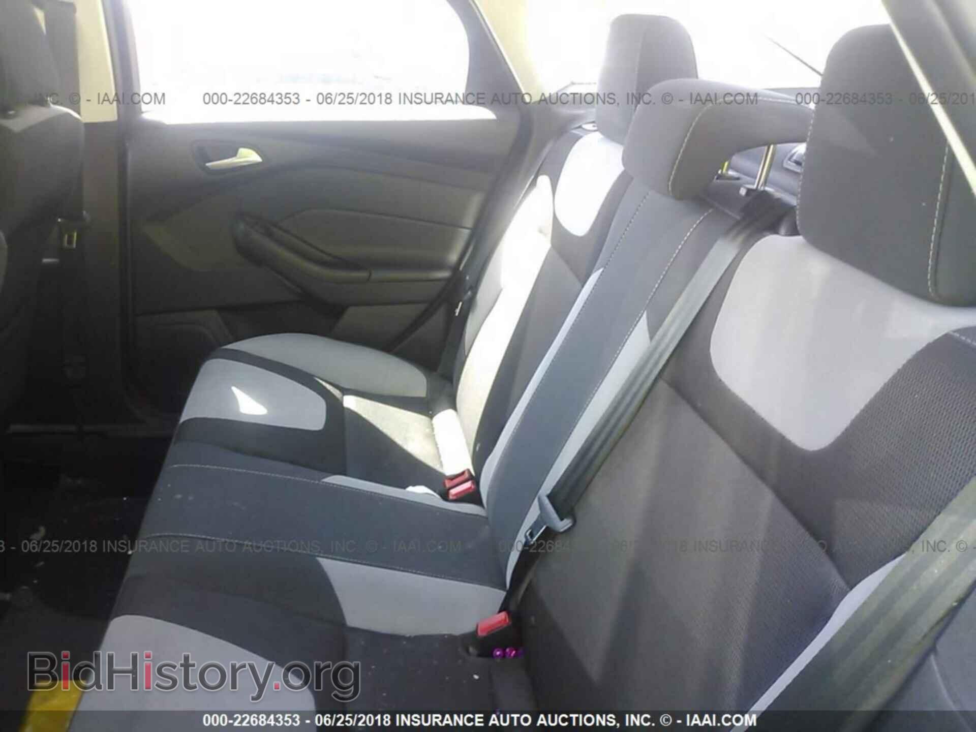 2014 Ford Focus - VIN: 1FADP3F2XEL309817 - Photo 8