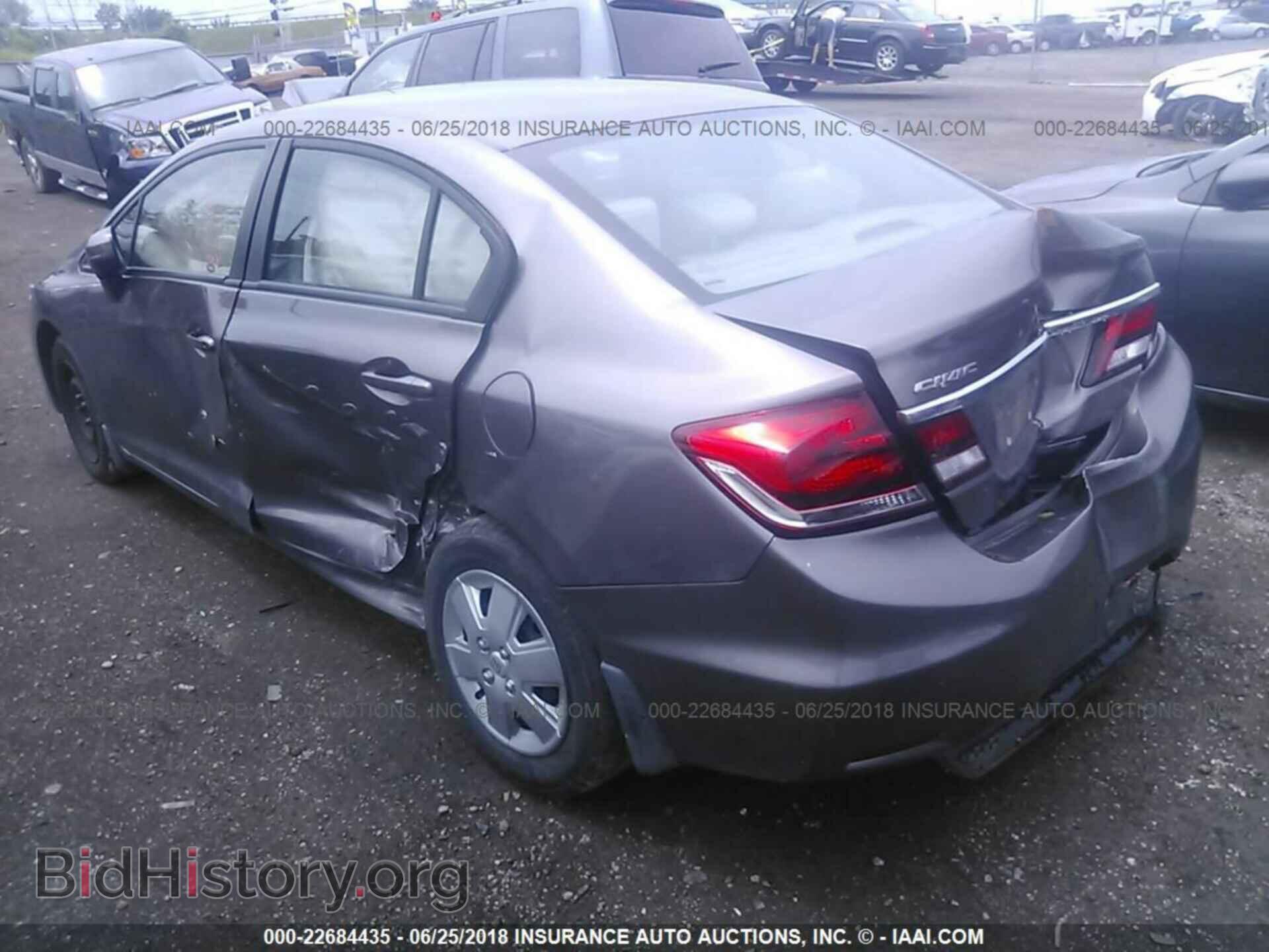 2014 Honda Civic - VIN: 19XFB2F57EE024880 - Photo 3
