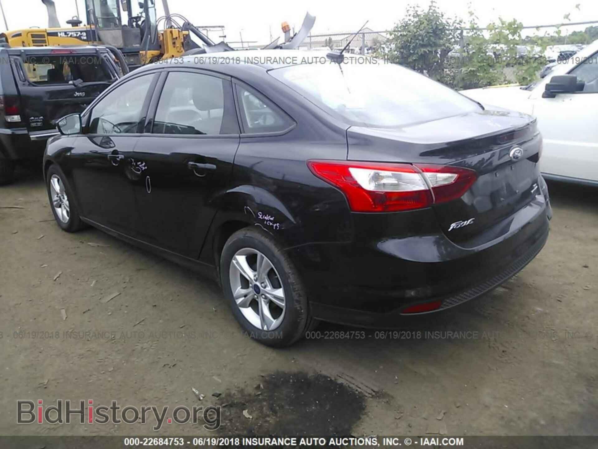 2014 Ford Focus - VIN: 1FADP3F22EL371583 - Фото 3