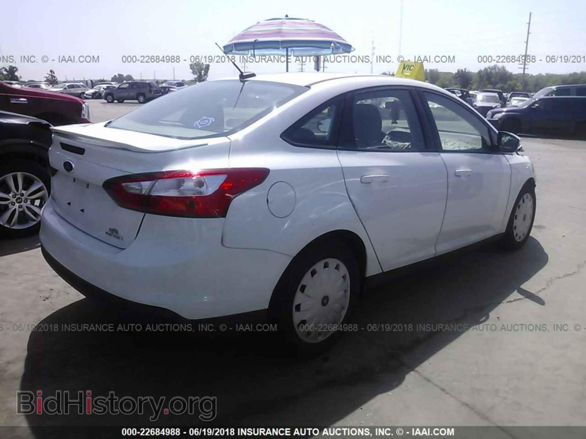 2013 Ford Focus - VIN: 1FADP3F21DL289018 - Photo 4