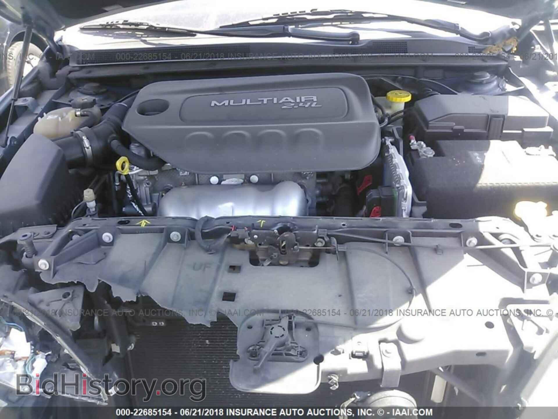 2015 Chrysler 200 - VIN: 1C3CCCBB2FN566522 - Фото 10