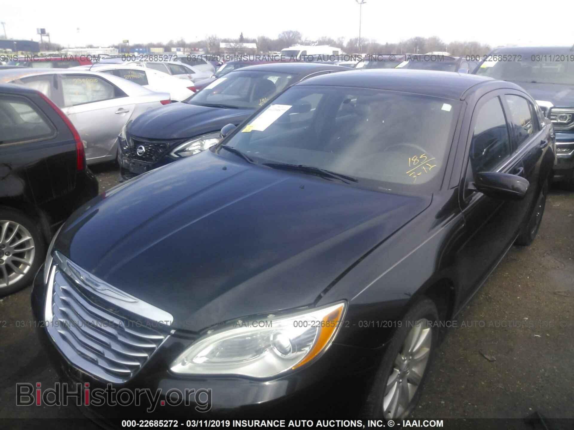 2011 CHRYSLER 200 - VIN: 1C3BC1FB3BN500470 - Photo 2