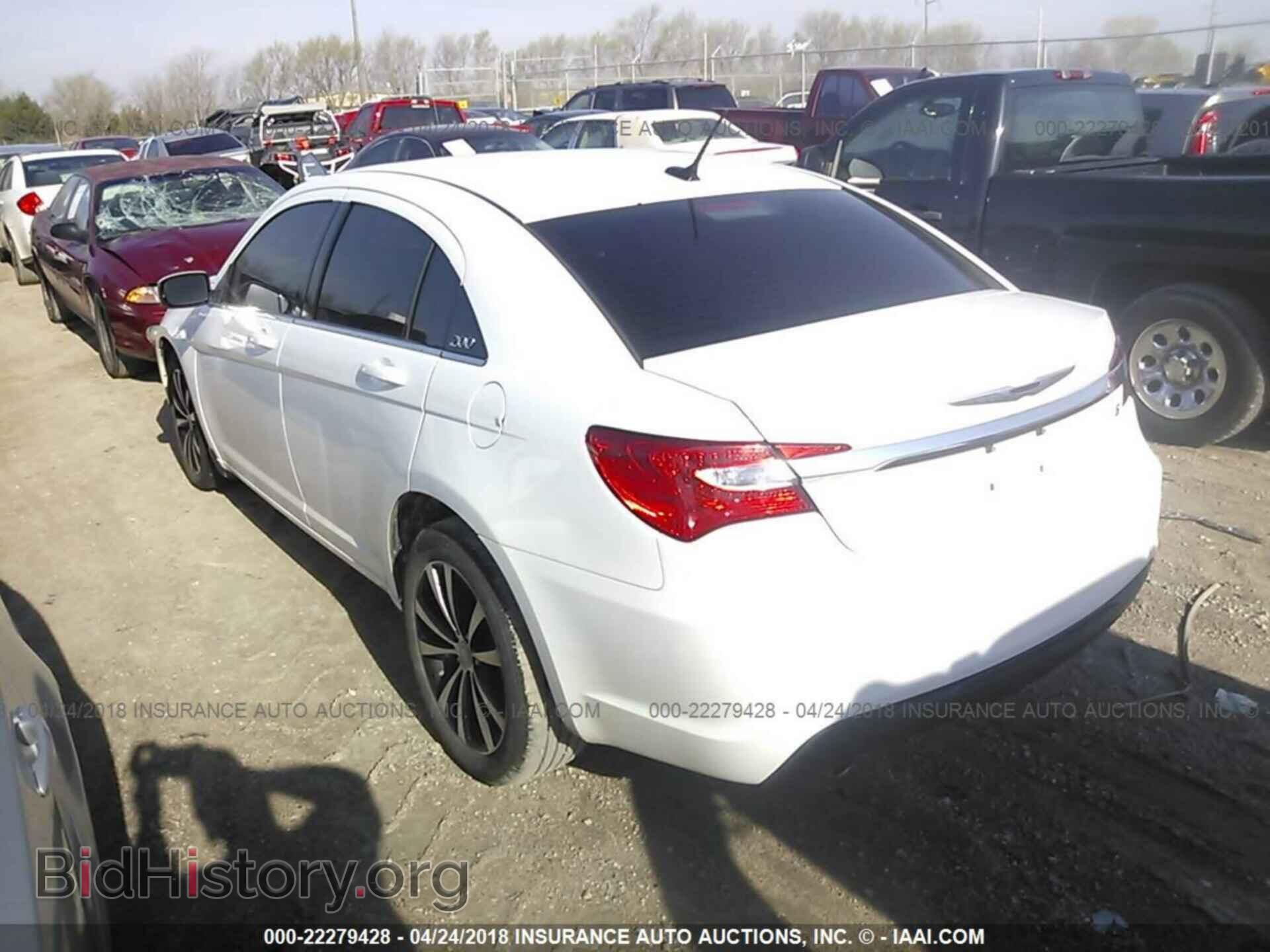 2013 CHRYSLER 200 - VIN: 1C3CCBCG3DN718938 - Фото 3