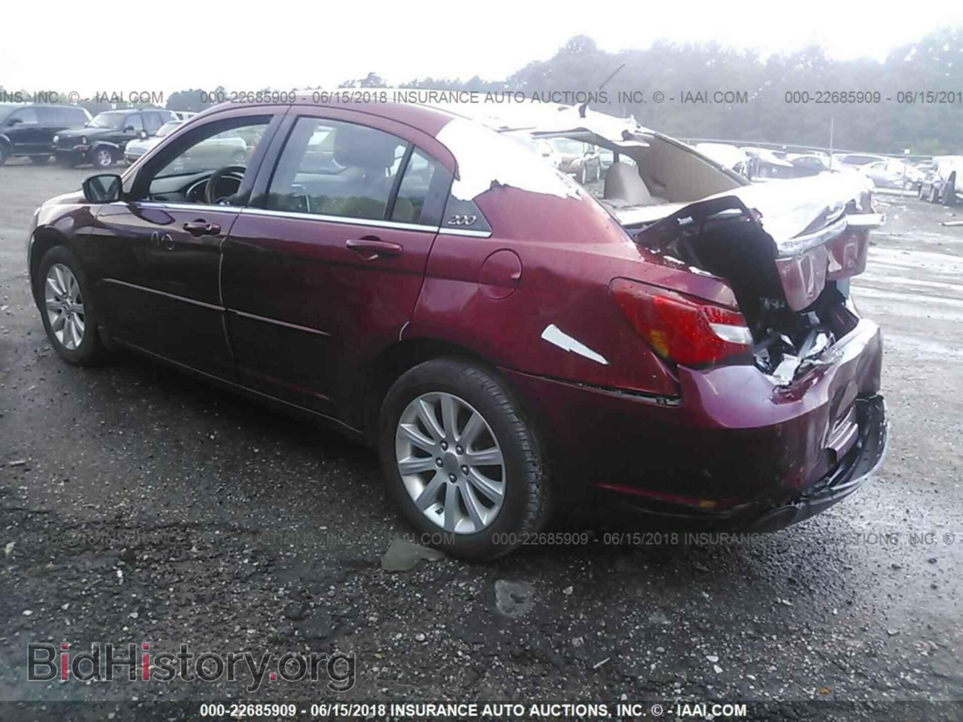 2013 Chrysler 200 - VIN: 1C3CCBBB9DN557873 - Photo 3