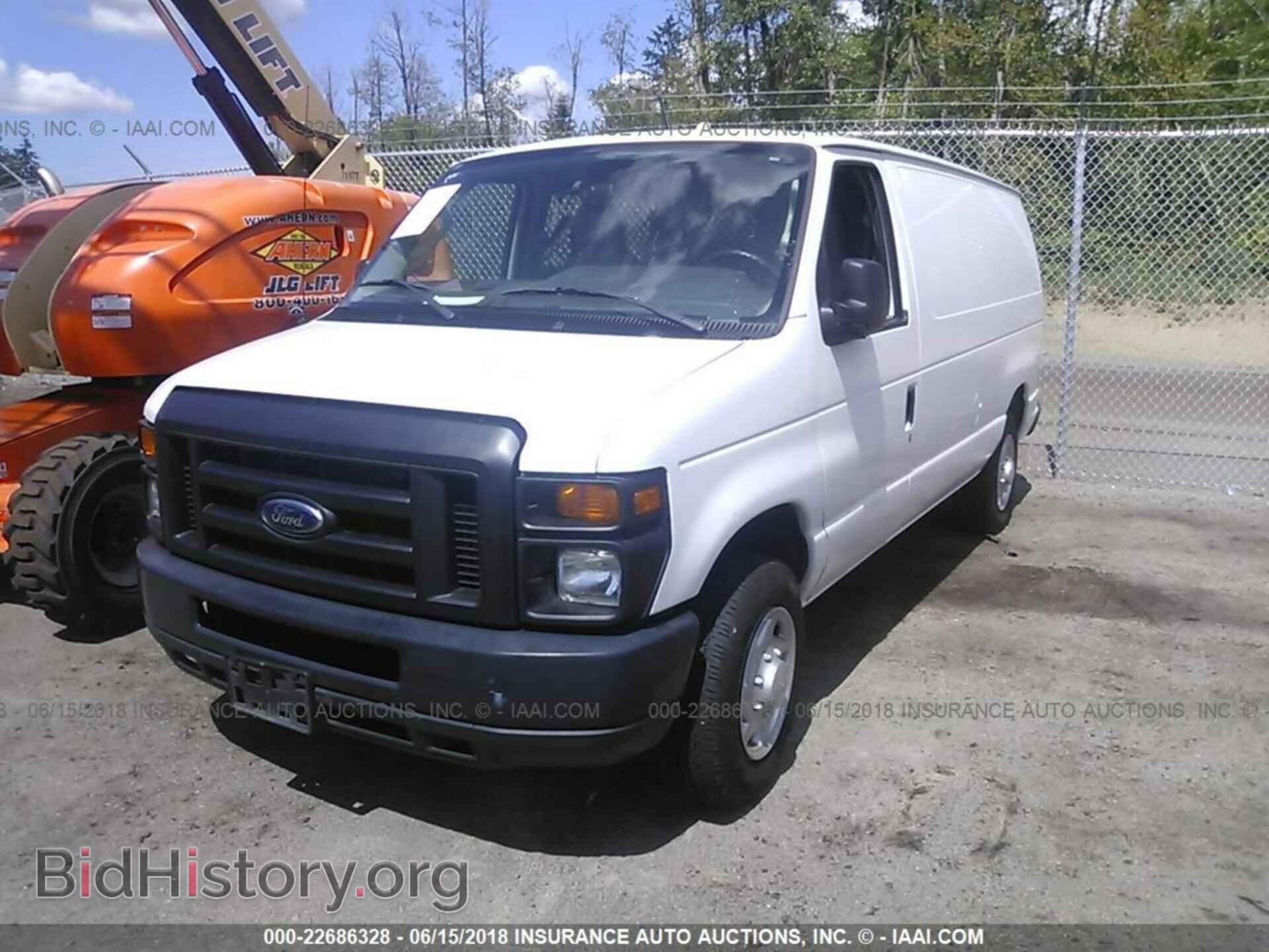 2012 Ford Econoline - VIN: 1FTNE1EL1CDA68322 - Фото 2