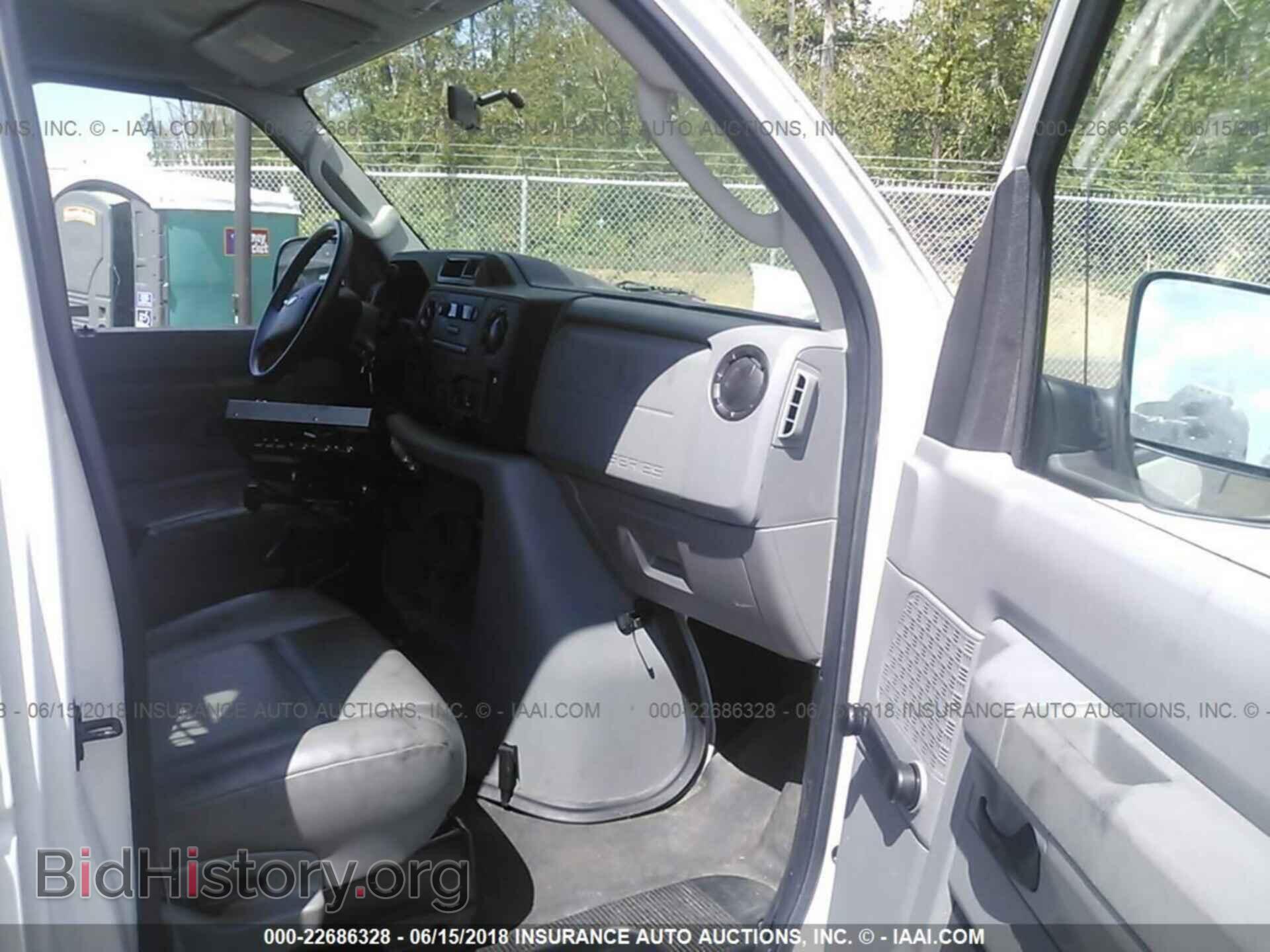 2012 Ford Econoline - VIN: 1FTNE1EL1CDA68322 - Фото 5