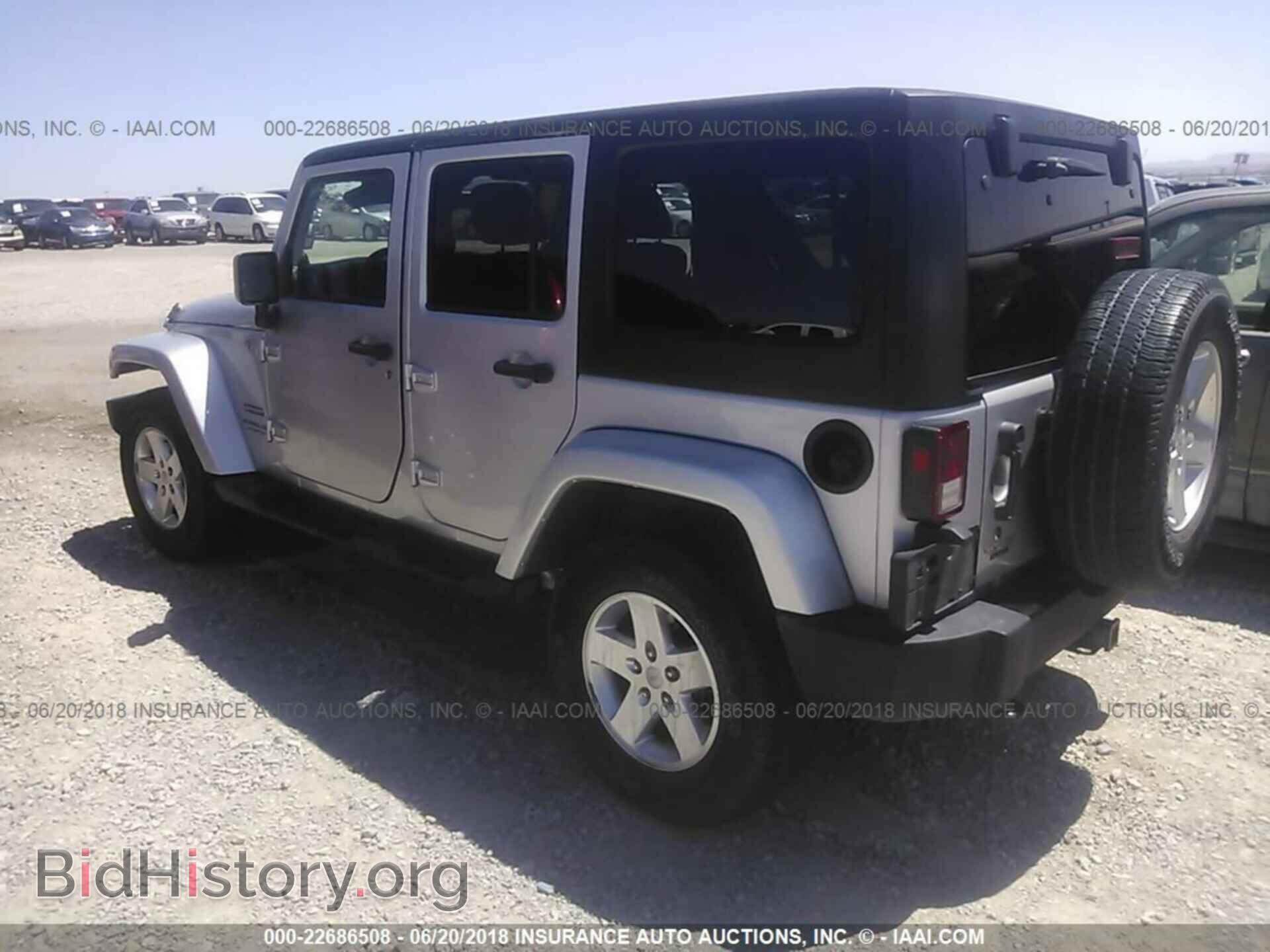 2011 Jeep Wrangler - VIN: 1J4HA3H19BL546449 - Фото 3