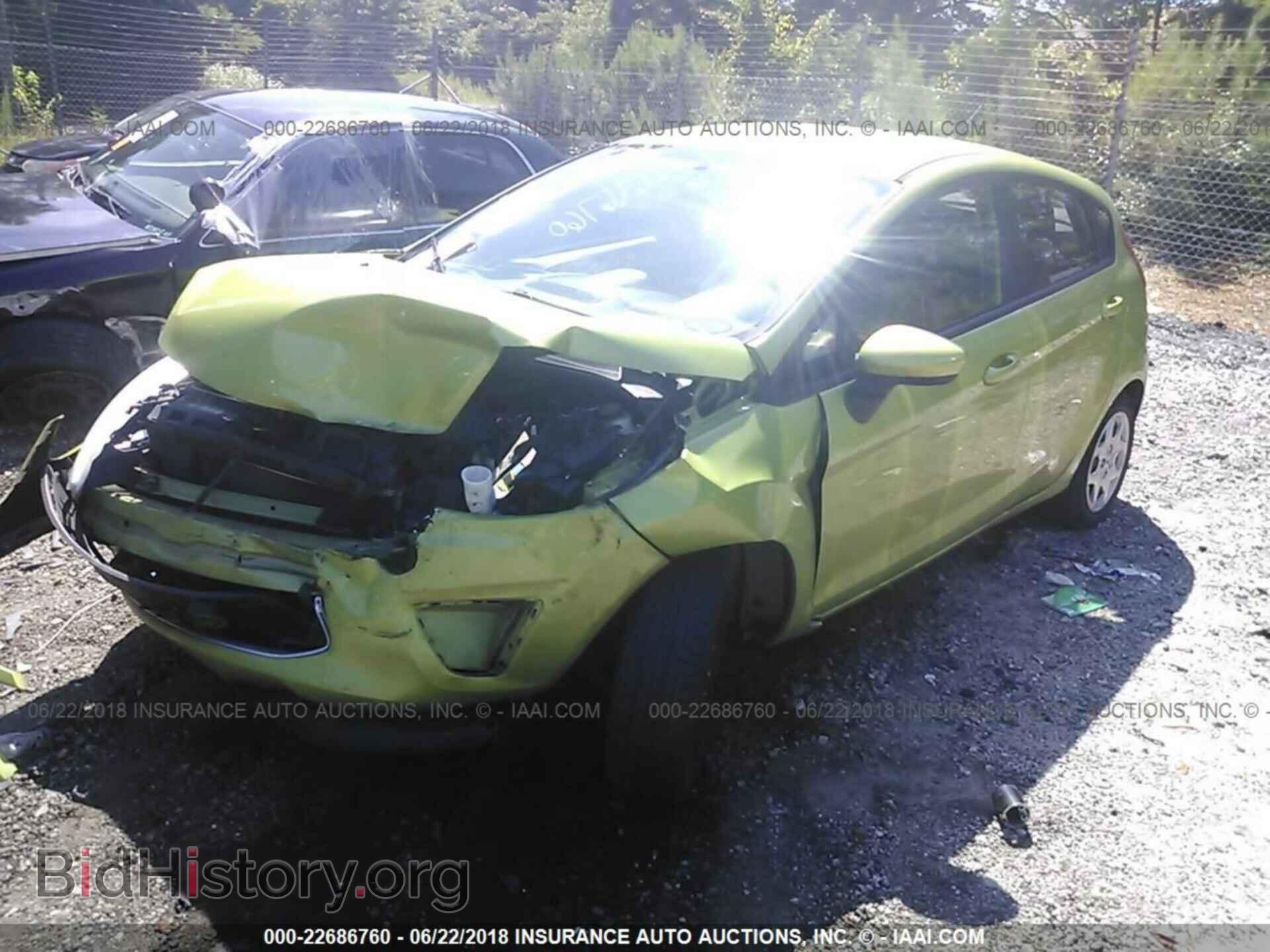 2011 Ford Fiesta - VIN: 3FADP4EJ3BM156206 - Фото 2