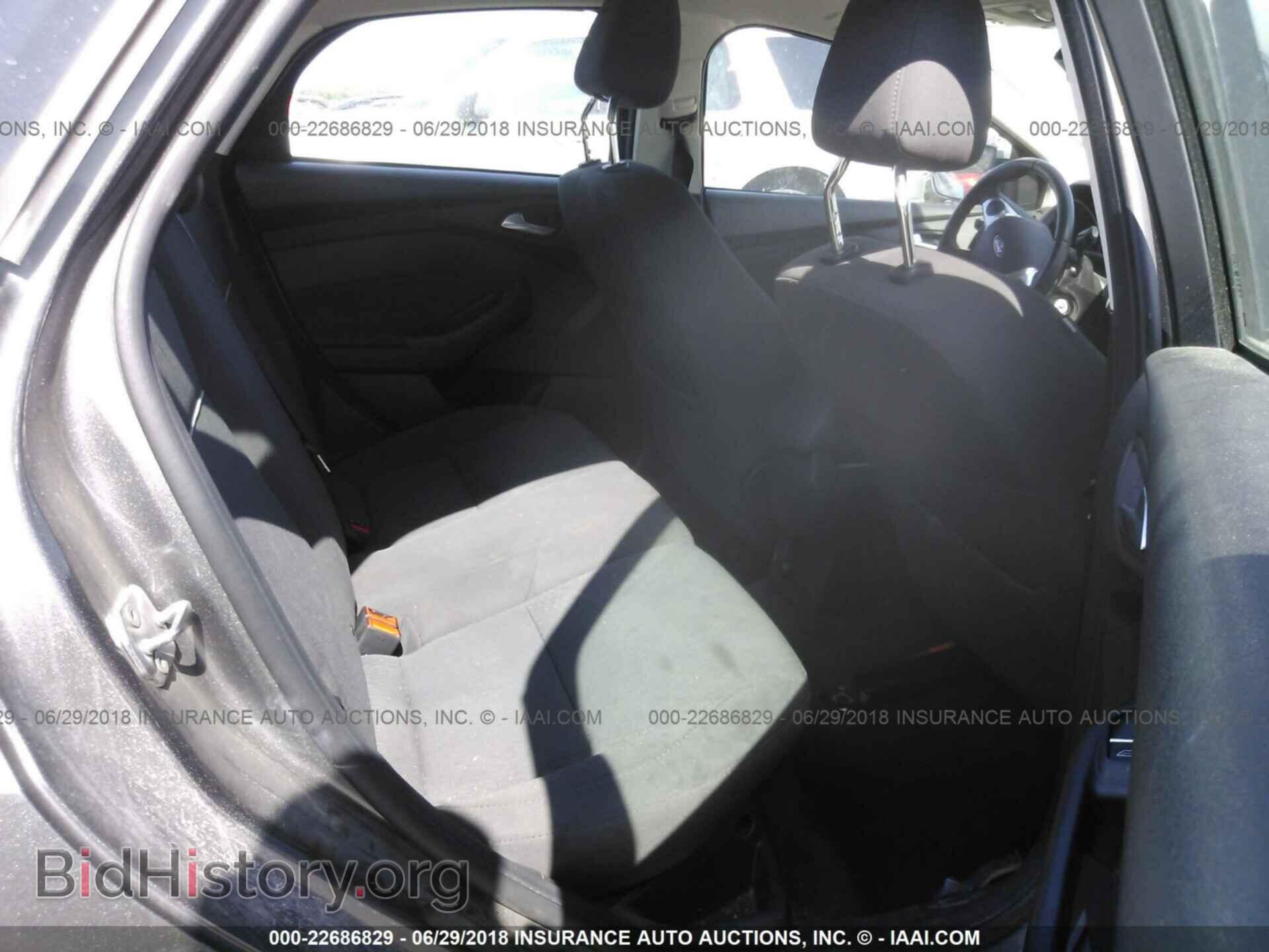 2012 Ford Focus - VIN: 1FAHP3H22CL374902 - Photo 8