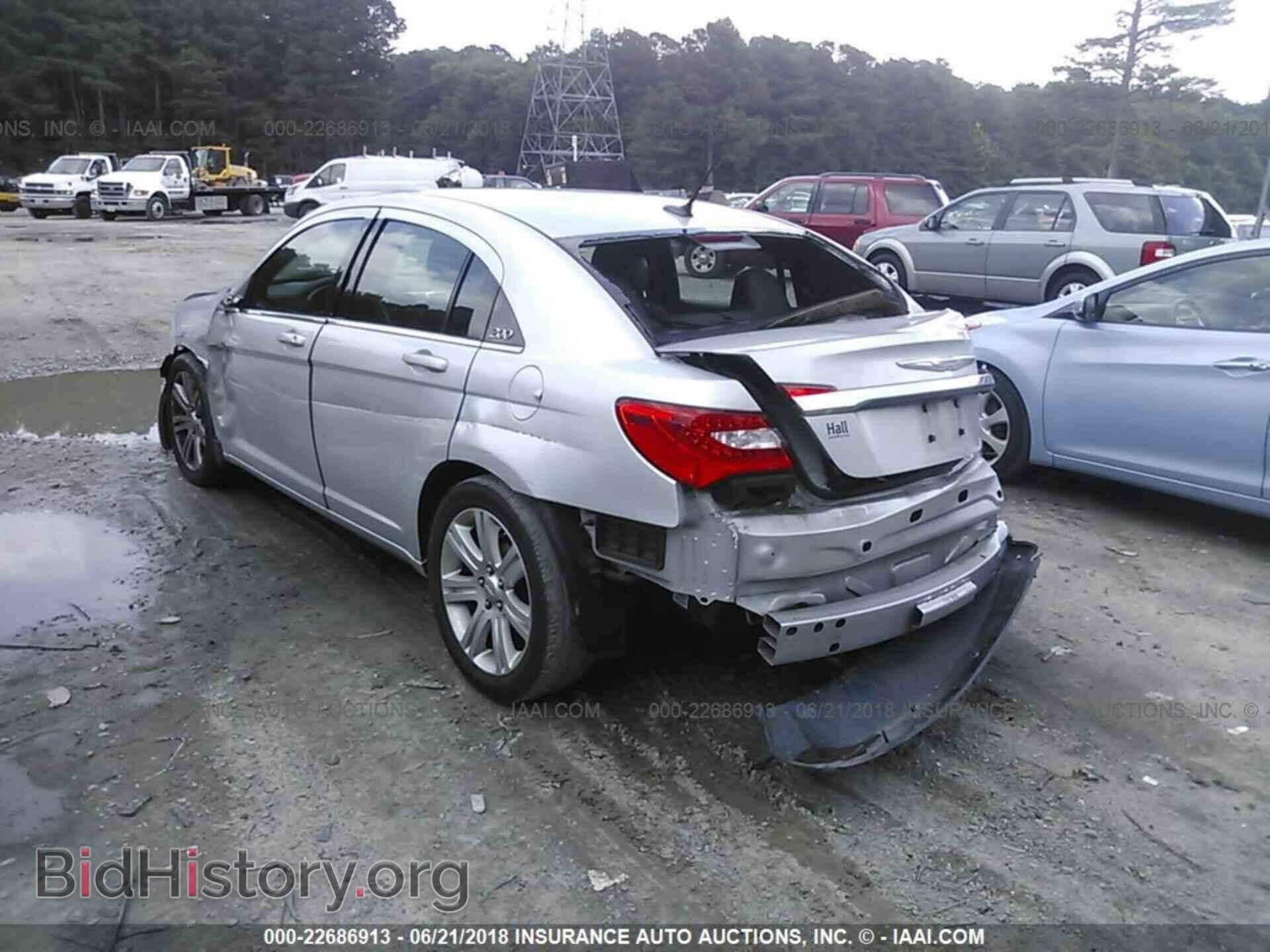 2012 Chrysler 200 - VIN: 1C3CCBBB1CN101882 - Фото 3