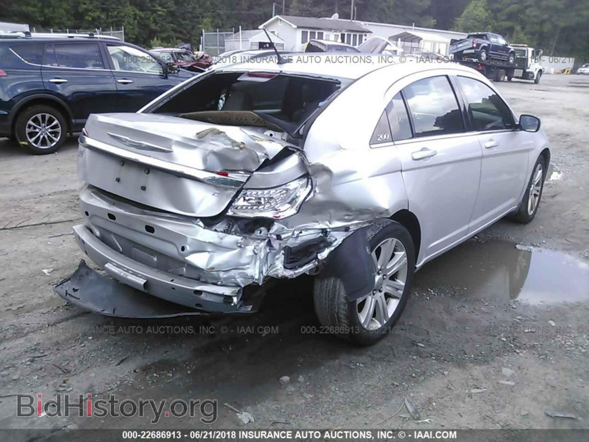 2012 Chrysler 200 - VIN: 1C3CCBBB1CN101882 - Фото 4