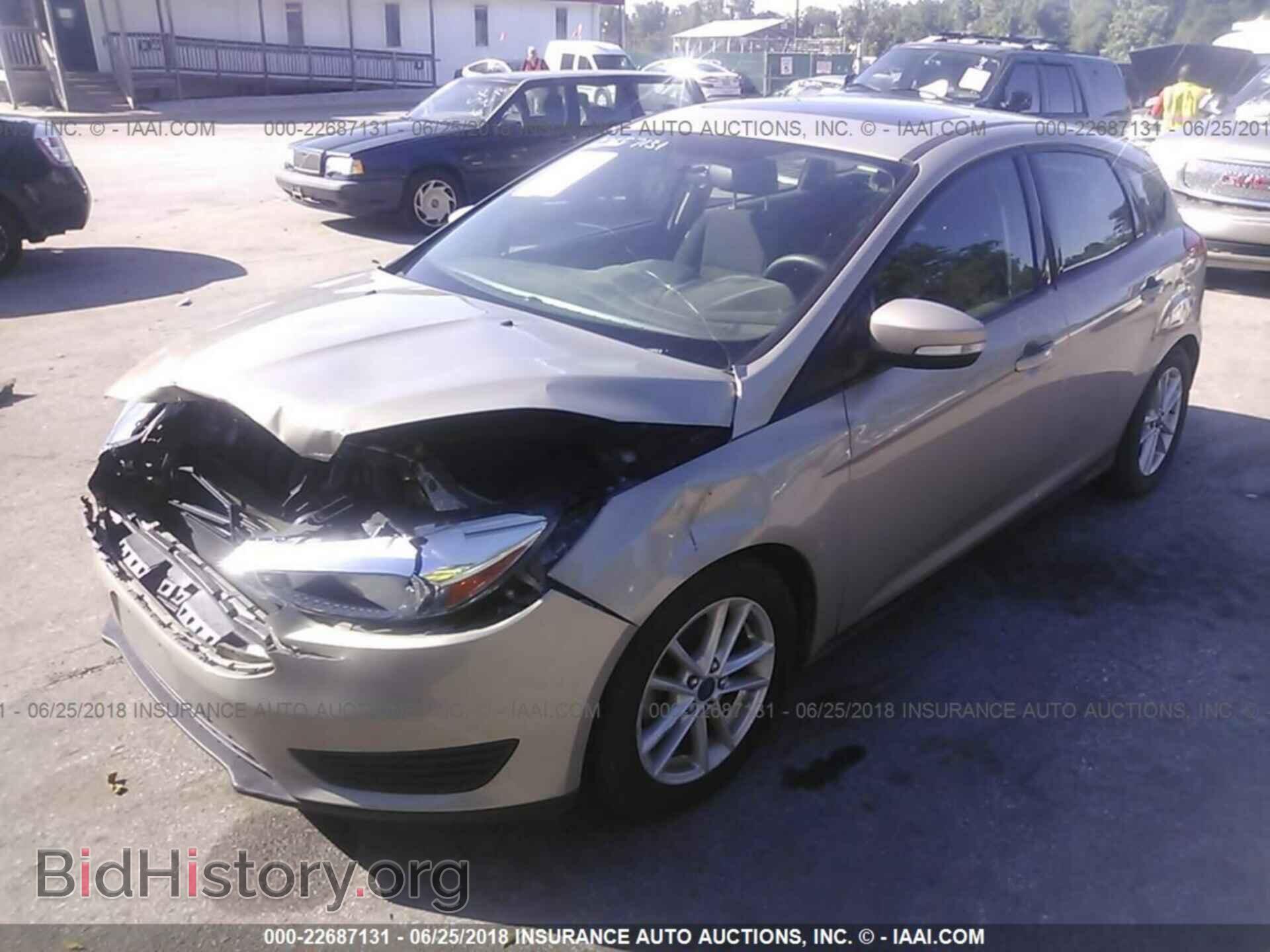 2016 Ford Focus - VIN: 1FADP3K21GL269930 - Photo 2
