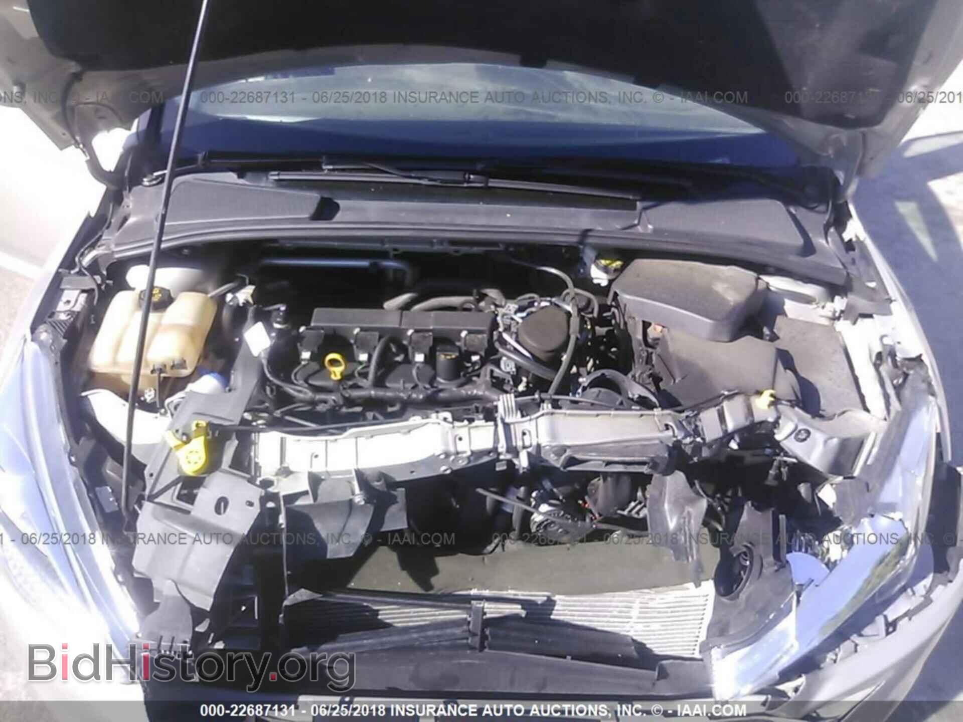 2016 Ford Focus - VIN: 1FADP3K21GL269930 - Photo 10