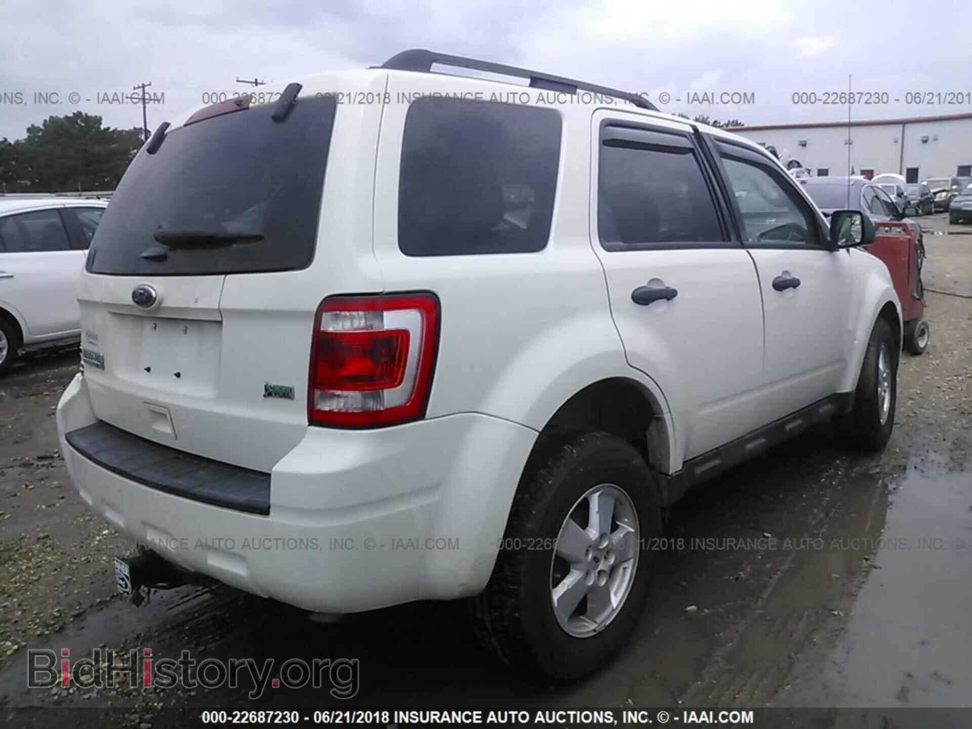 2012 Ford Escape - VIN: 1FMCU0DG2CKA71584 - Photo 4