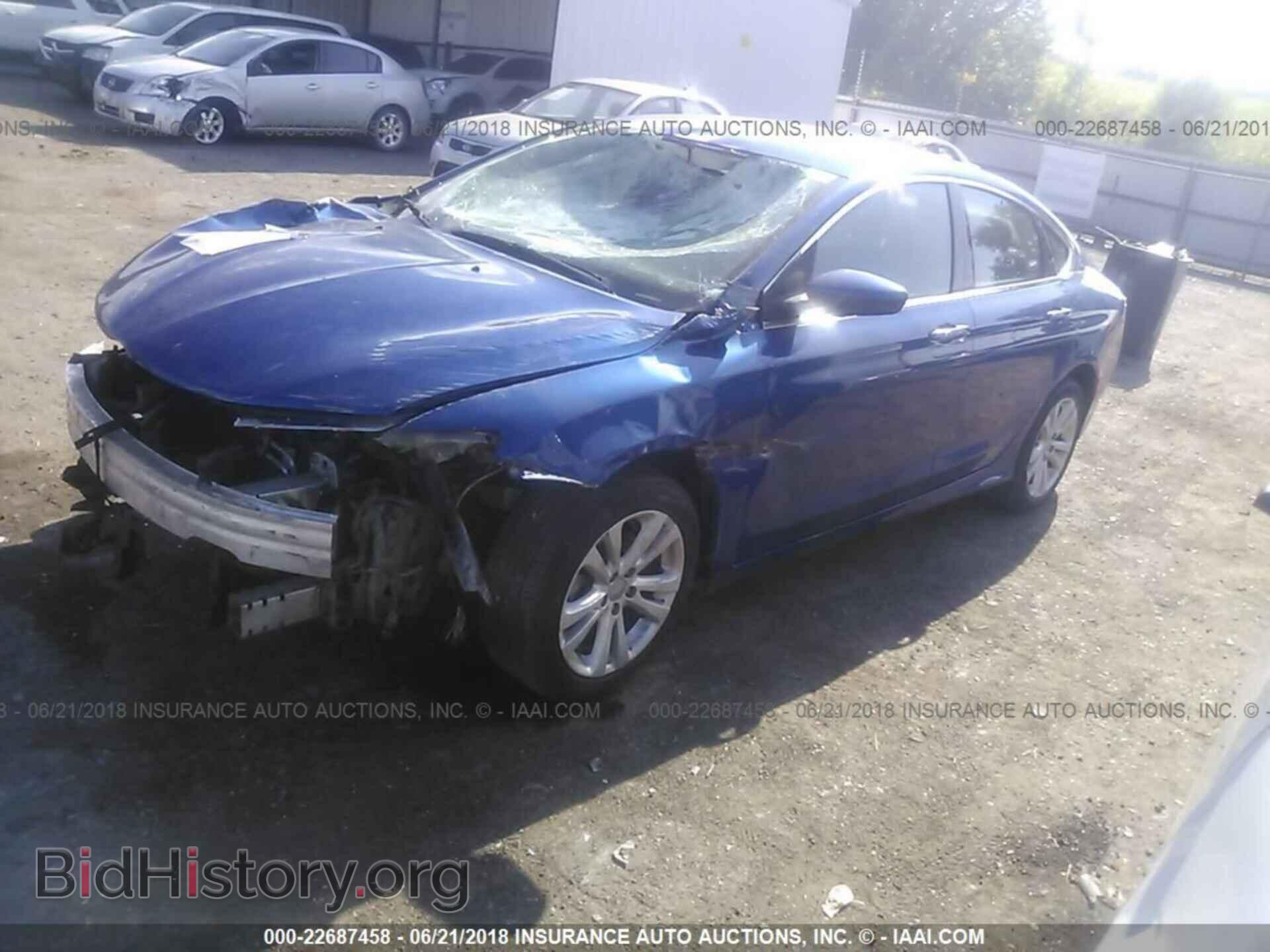 2015 Chrysler 200 - VIN: 1C3CCCAB0FN716743 - Photo 2
