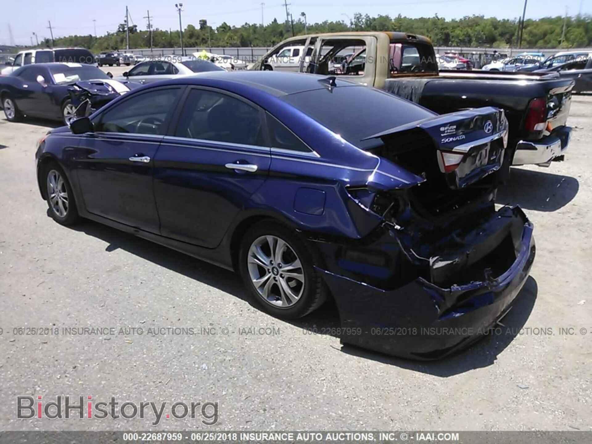 2012 Hyundai Sonata - VIN: 5NPEC4AC3CH441271 - Photo 3