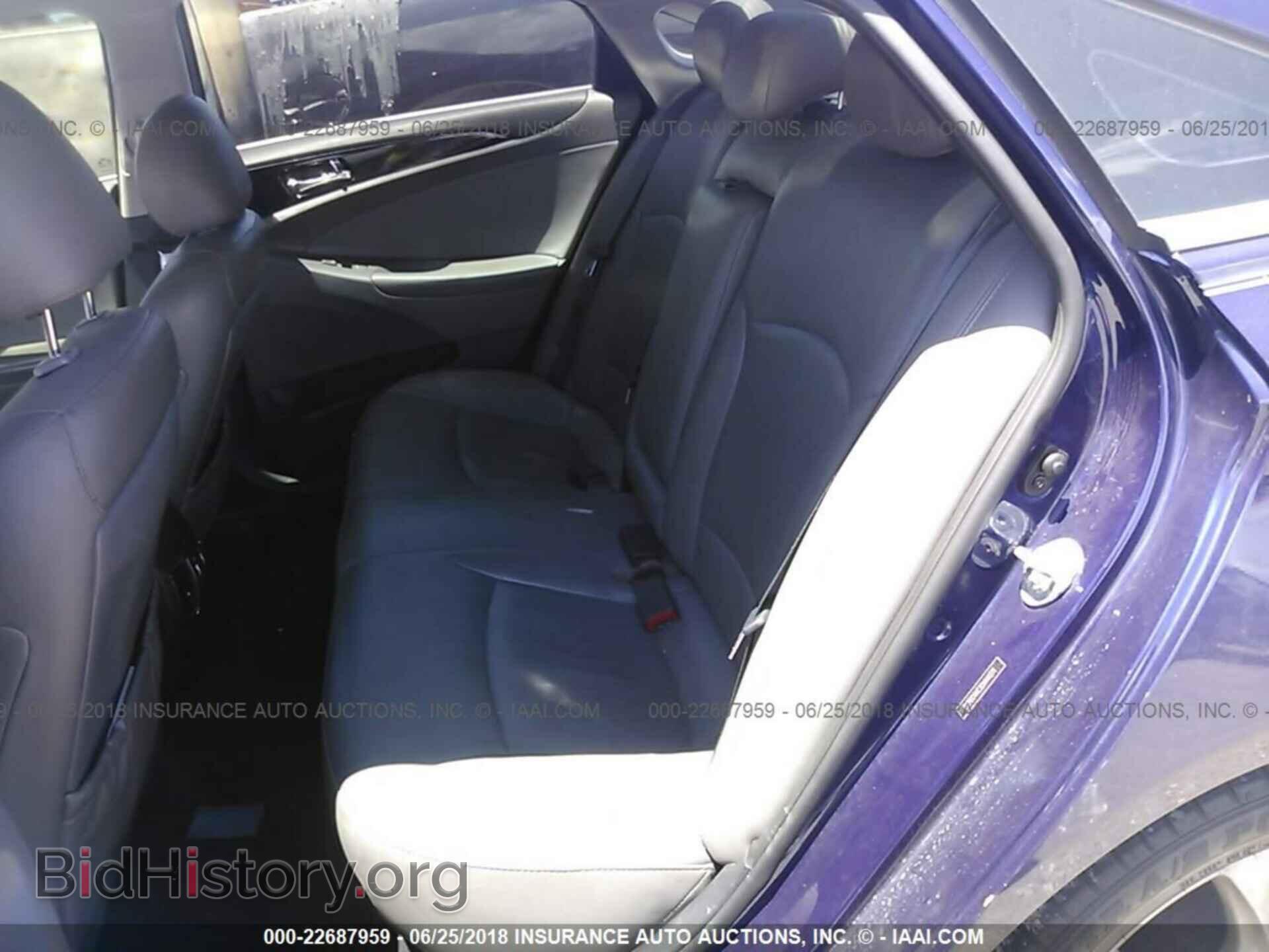 2012 Hyundai Sonata - VIN: 5NPEC4AC3CH441271 - Photo 8